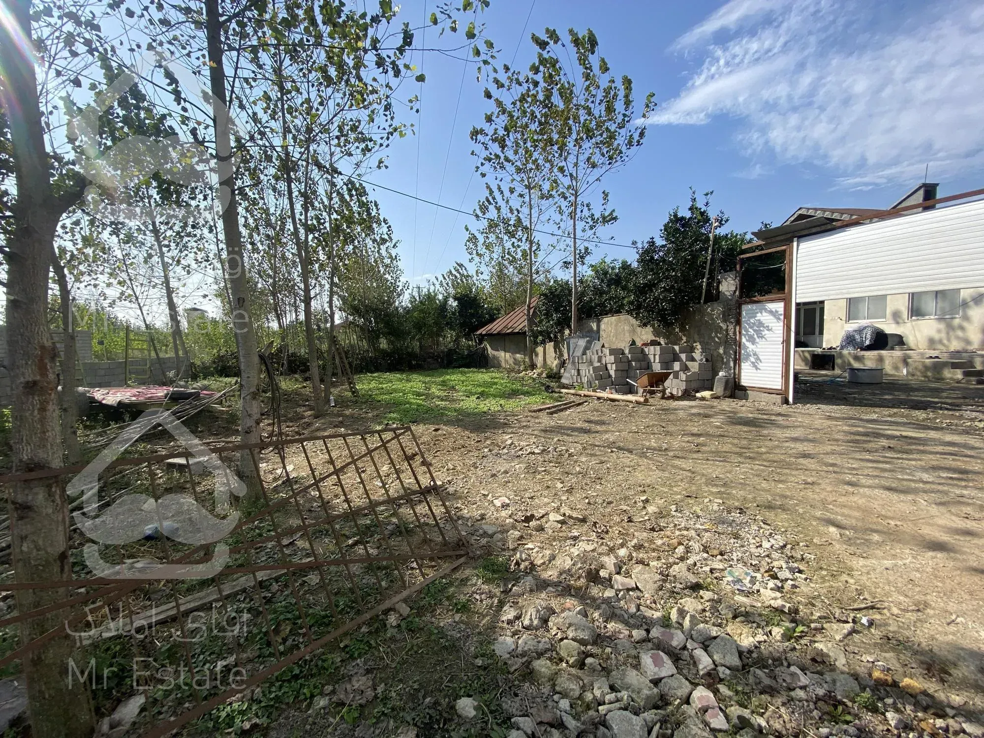 فروش ۲ هزار متر خانه و محوطه تک برگ سند