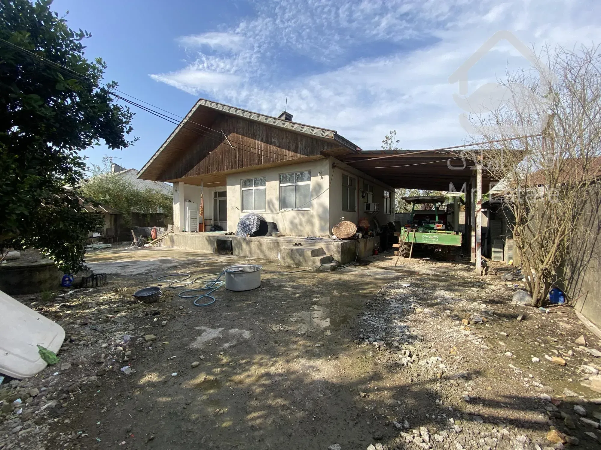 فروش ۲ هزار متر خانه و محوطه تک برگ سند