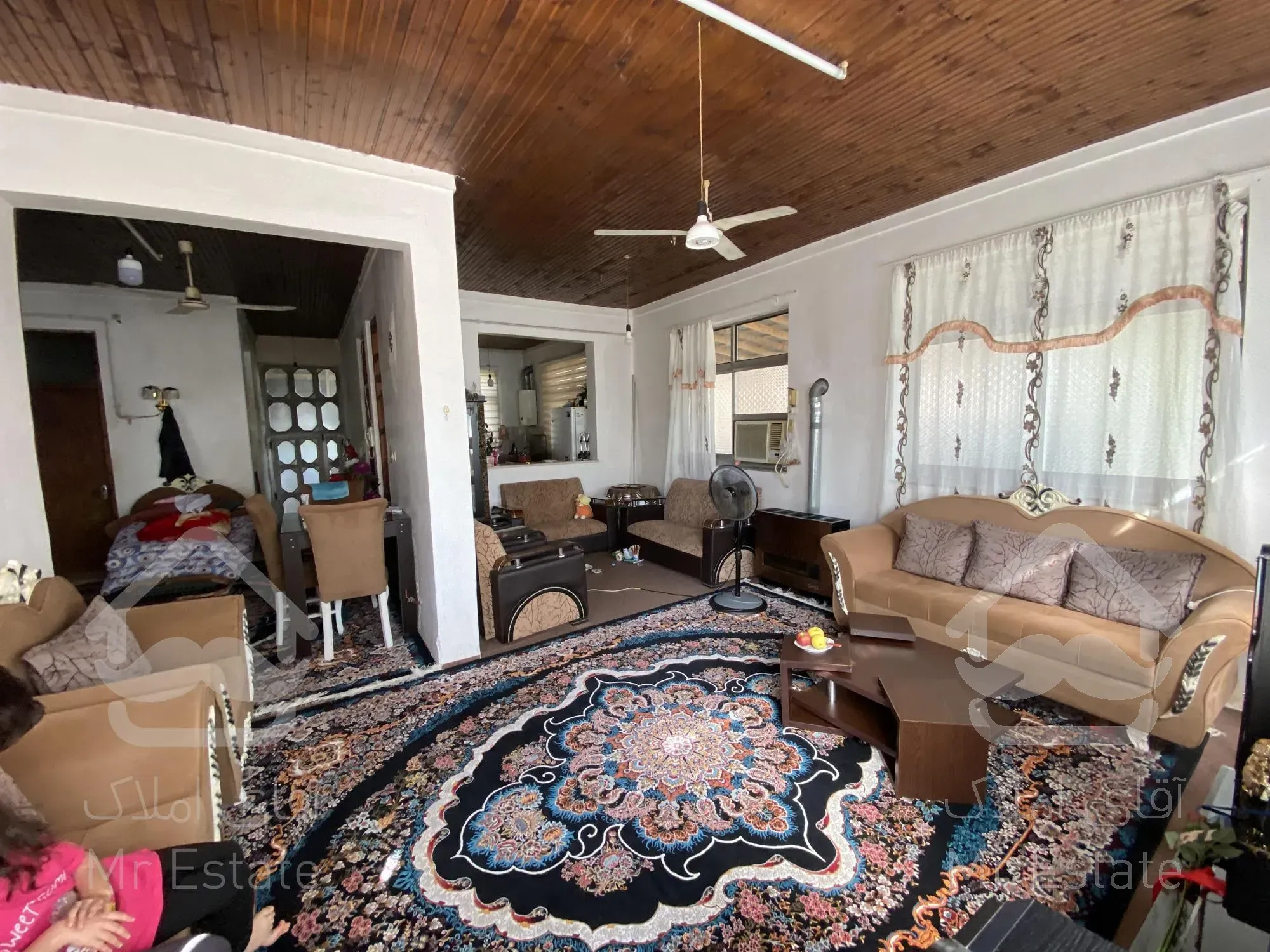 فروش ۲ هزار متر خانه و محوطه تک برگ سند