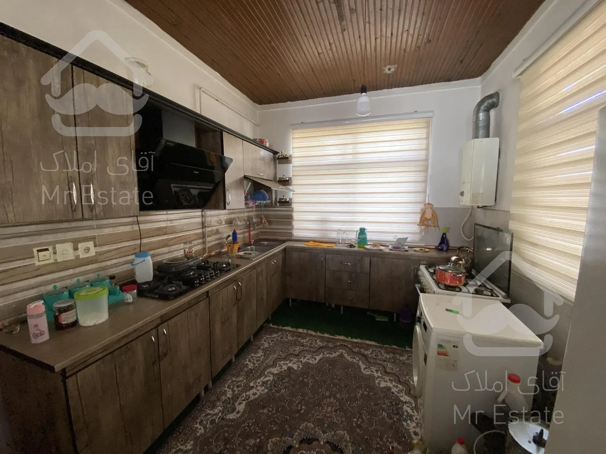 فروش ۲ هزار متر خانه و محوطه تک برگ سند