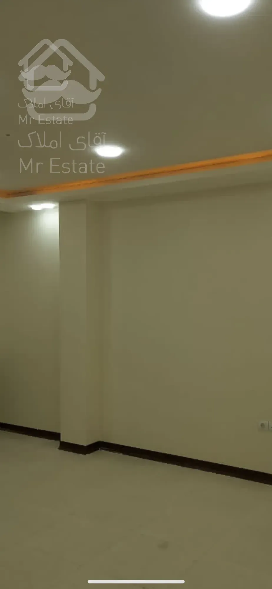 ۳۲ متر اداری