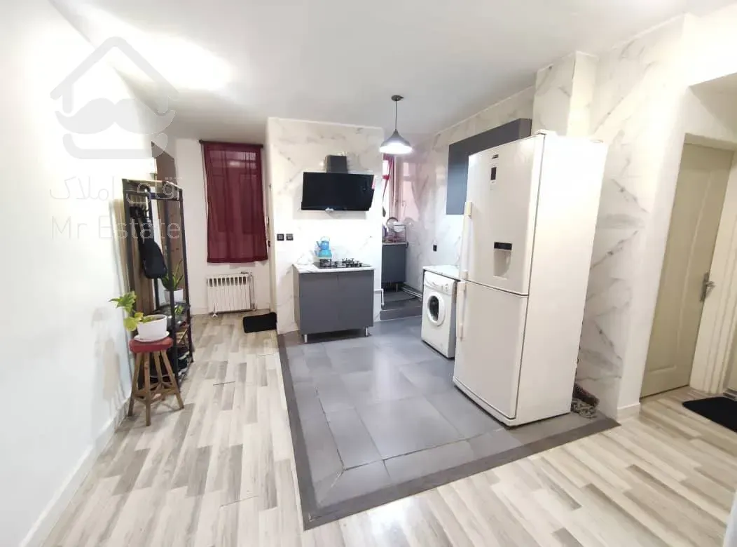 اپارتمان ۹۰ متری  موقعیت اداری  خیابان  ولیعصر