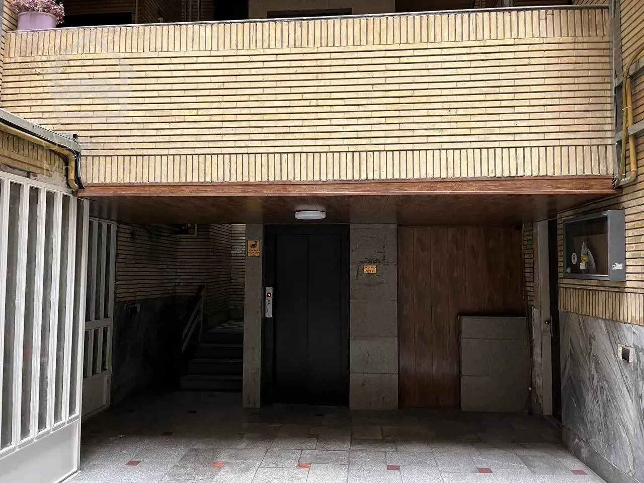 اپارتمان ۹۰ متری  موقعیت اداری  خیابان  ولیعصر