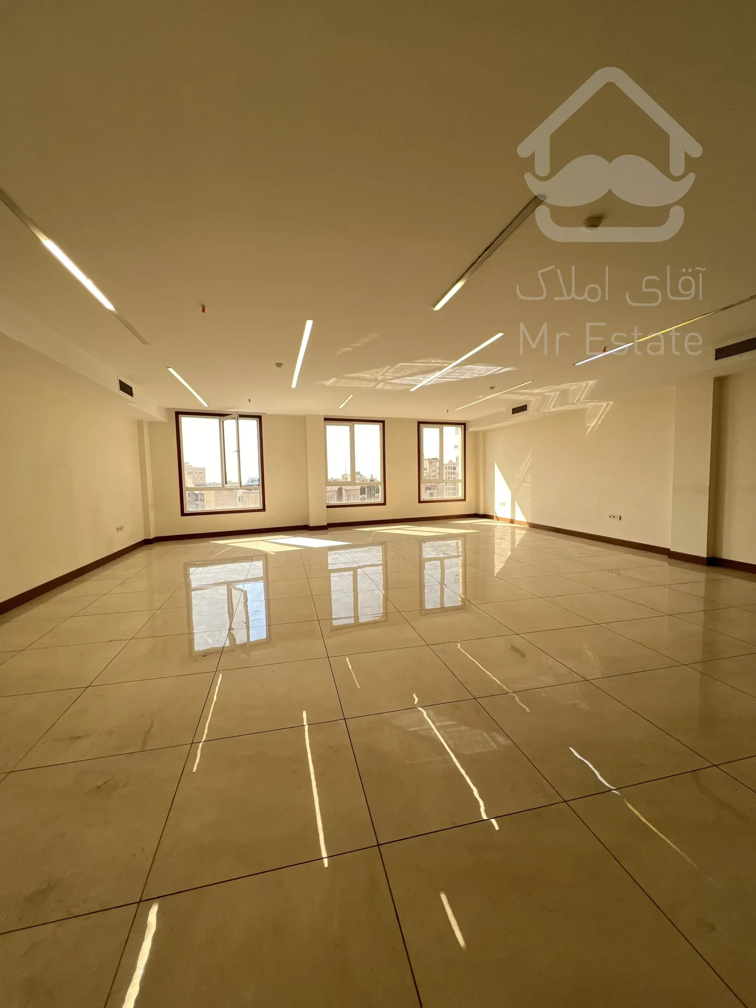 خرید موقعیت اداری/۱۸۰ متر/۳ پارکینگ/اقدسیه