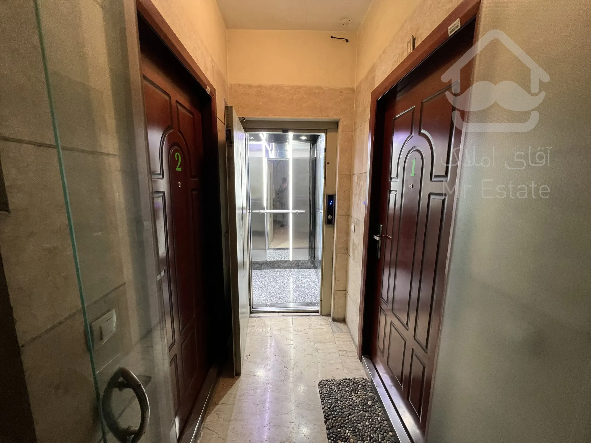 76 متر / میدان کتابی / بسیار تمیز