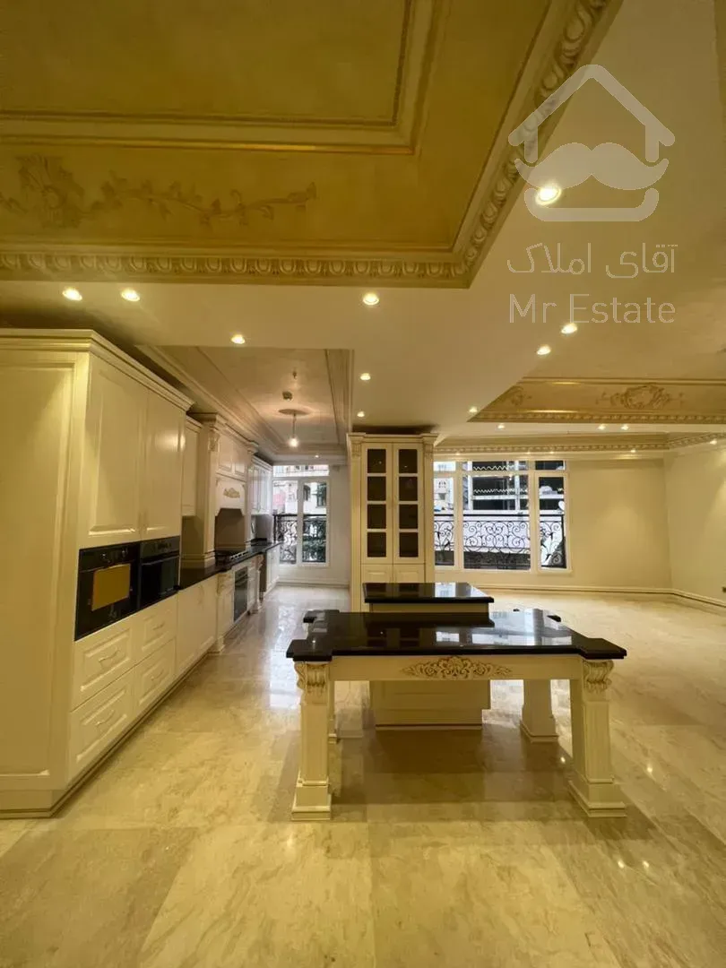 ۲۰۱ متر نیاوران/ مشاعات هتلینگ/ ۳ پارکینگ سندی