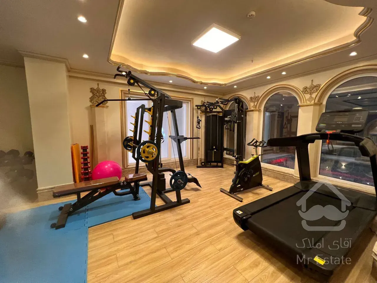 ۲۰۱ متر نیاوران/ مشاعات هتلینگ/ ۳ پارکینگ سندی