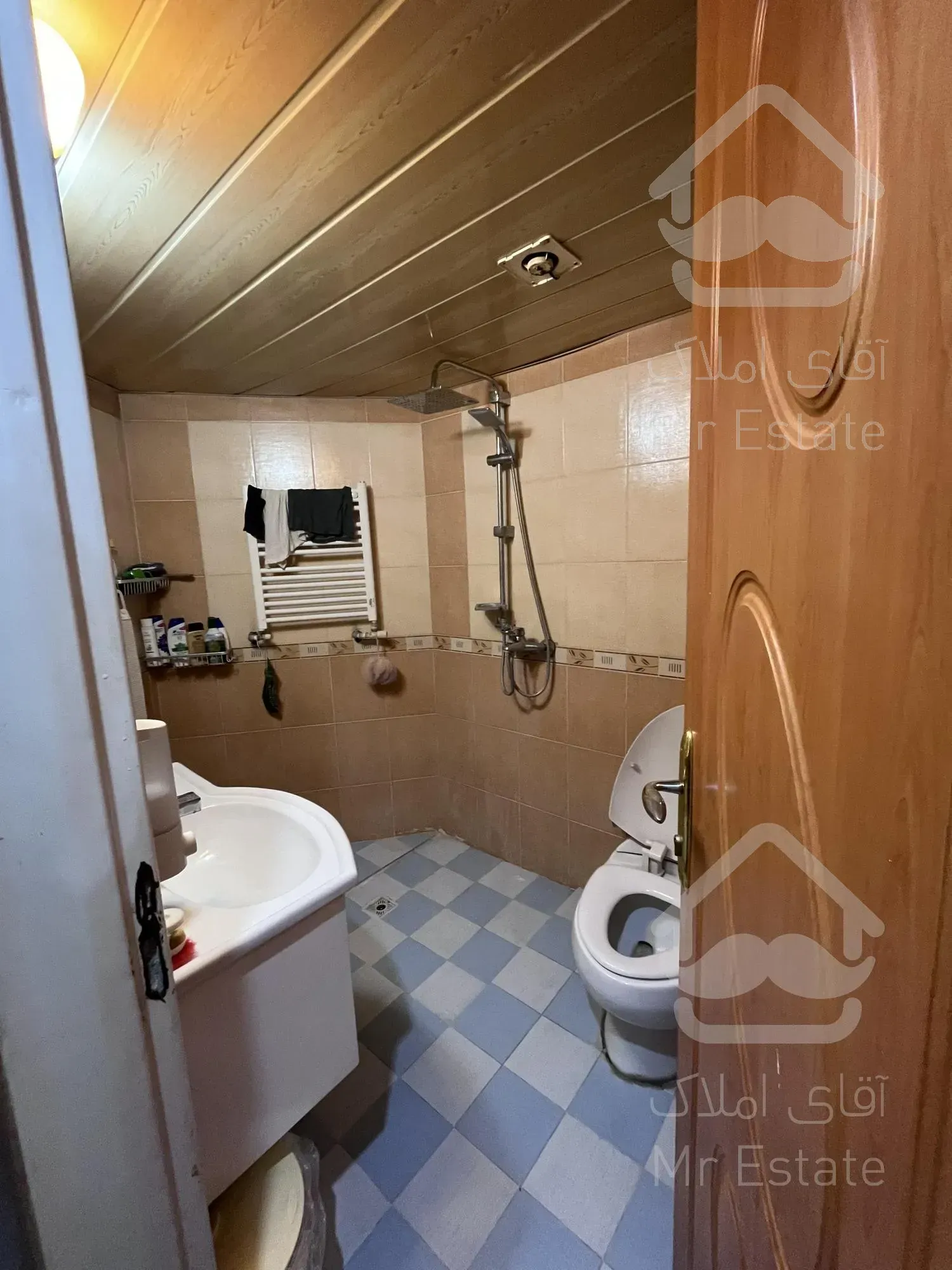 اپارتمان۱۸۰متری سه خواب همت شمالی