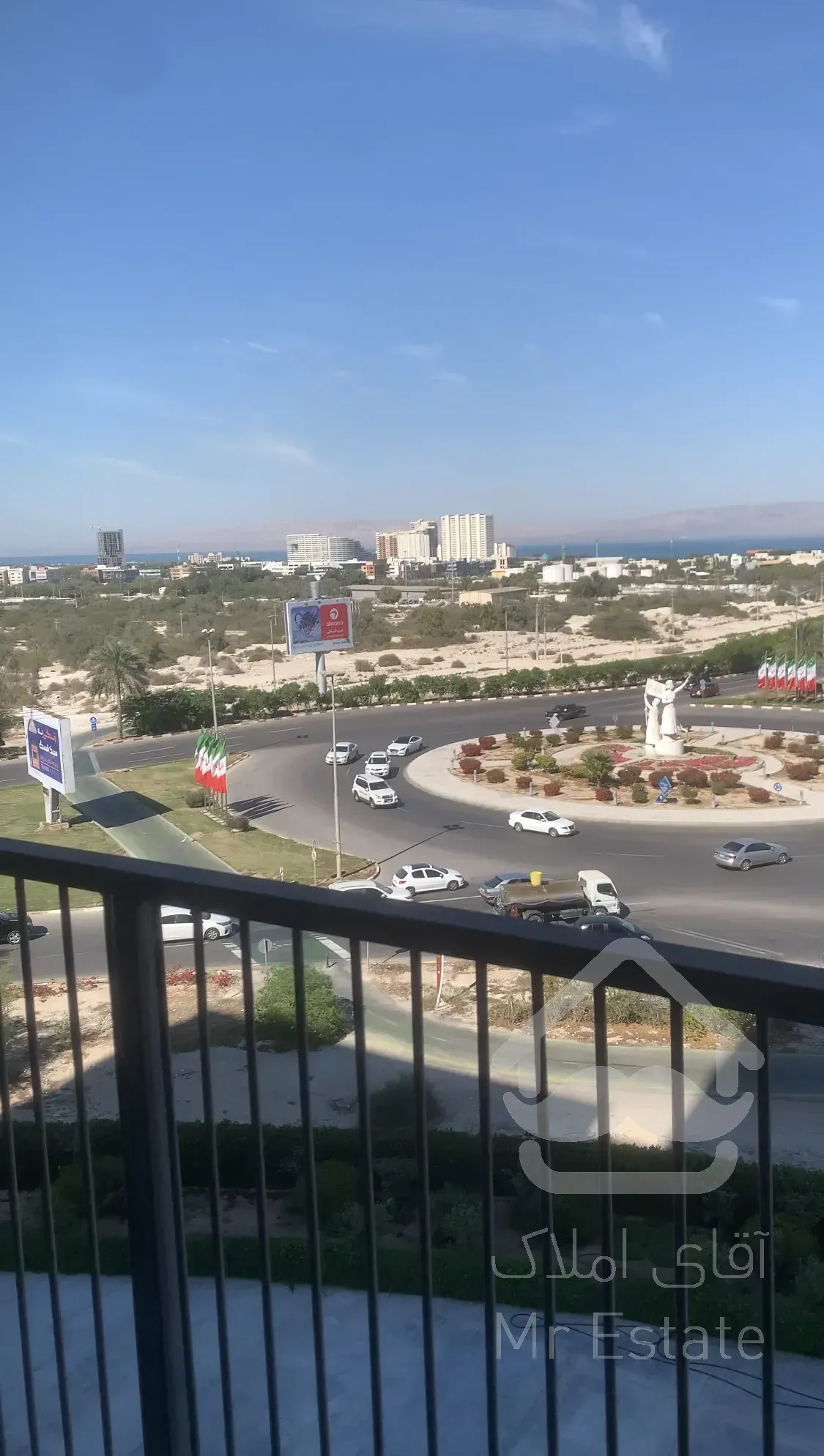 فروش برج فروردین دوخواب ۱۲۲متری باتراس سراسری رایگان