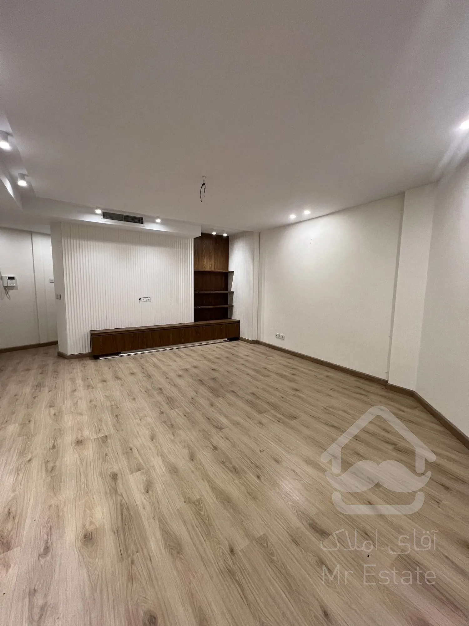 ۸۵ متر/۲ پارکینگ/نیاوران