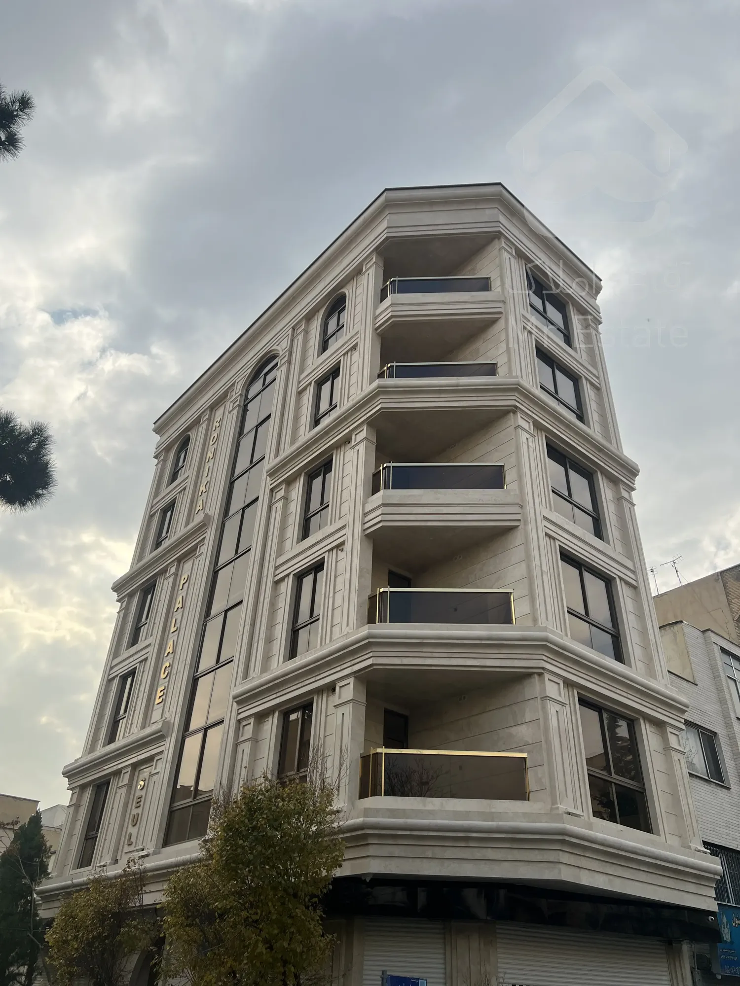 فروش یکجا ۵ واحد مسکونی و ۲ باب مغازه در سئول