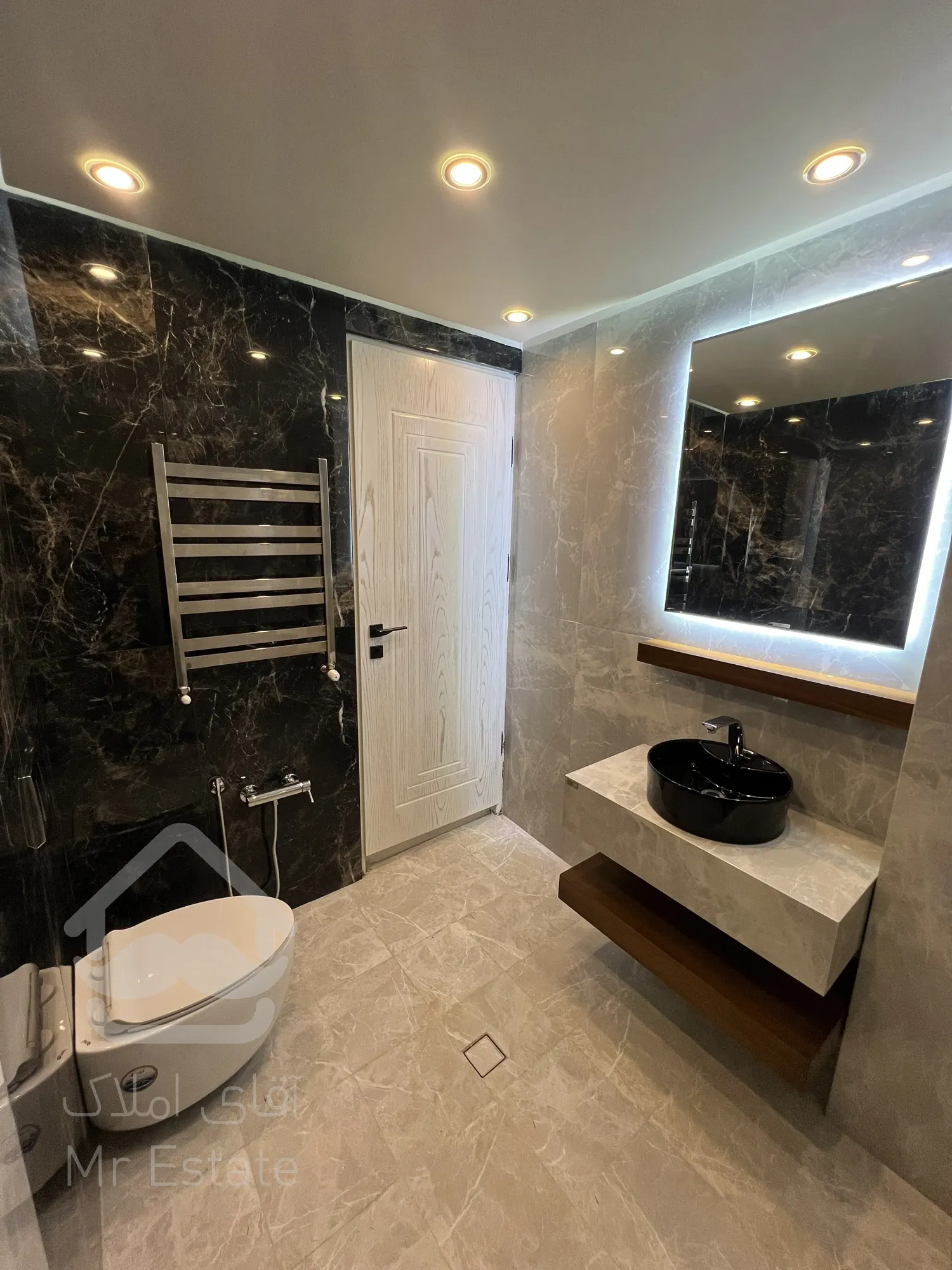 آپارتمان فول امکانات نوساز تاپ لوکیشن نیروهوایی