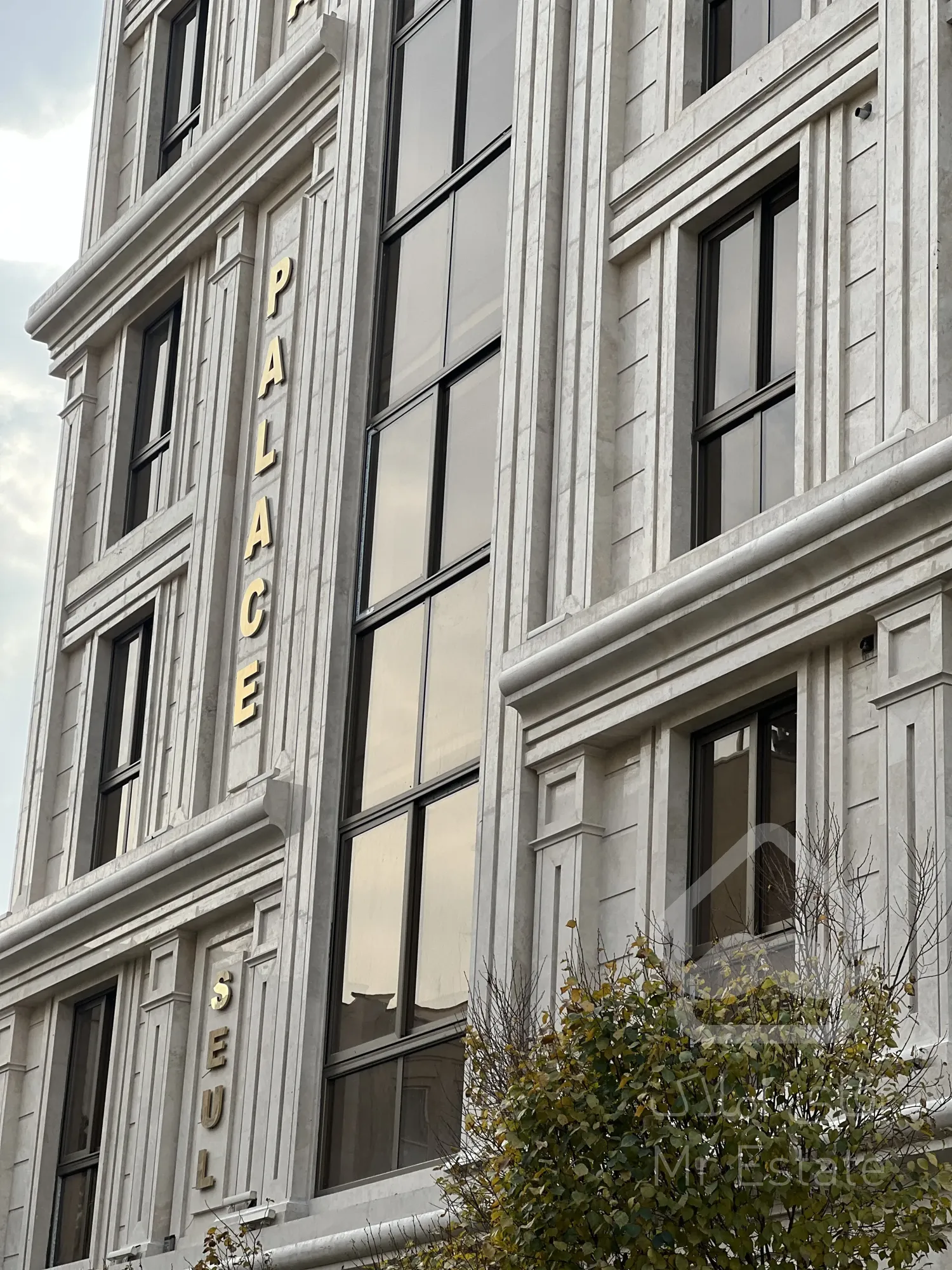 فروش یکجا واحد مسکونی در سئول و ۲ باب مغازه