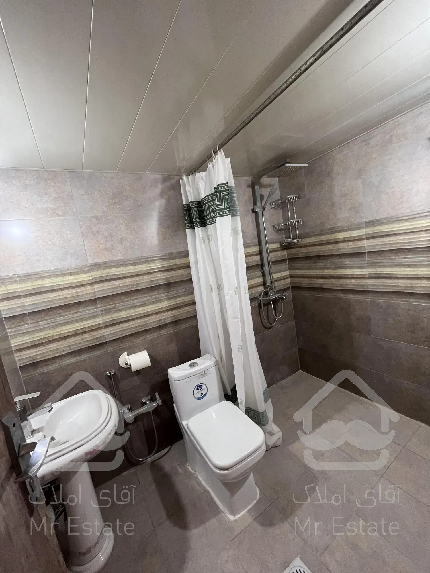 رهن اجاره اپارتمان۱۴۰متری دوخواب قدوسی غربی شیراز