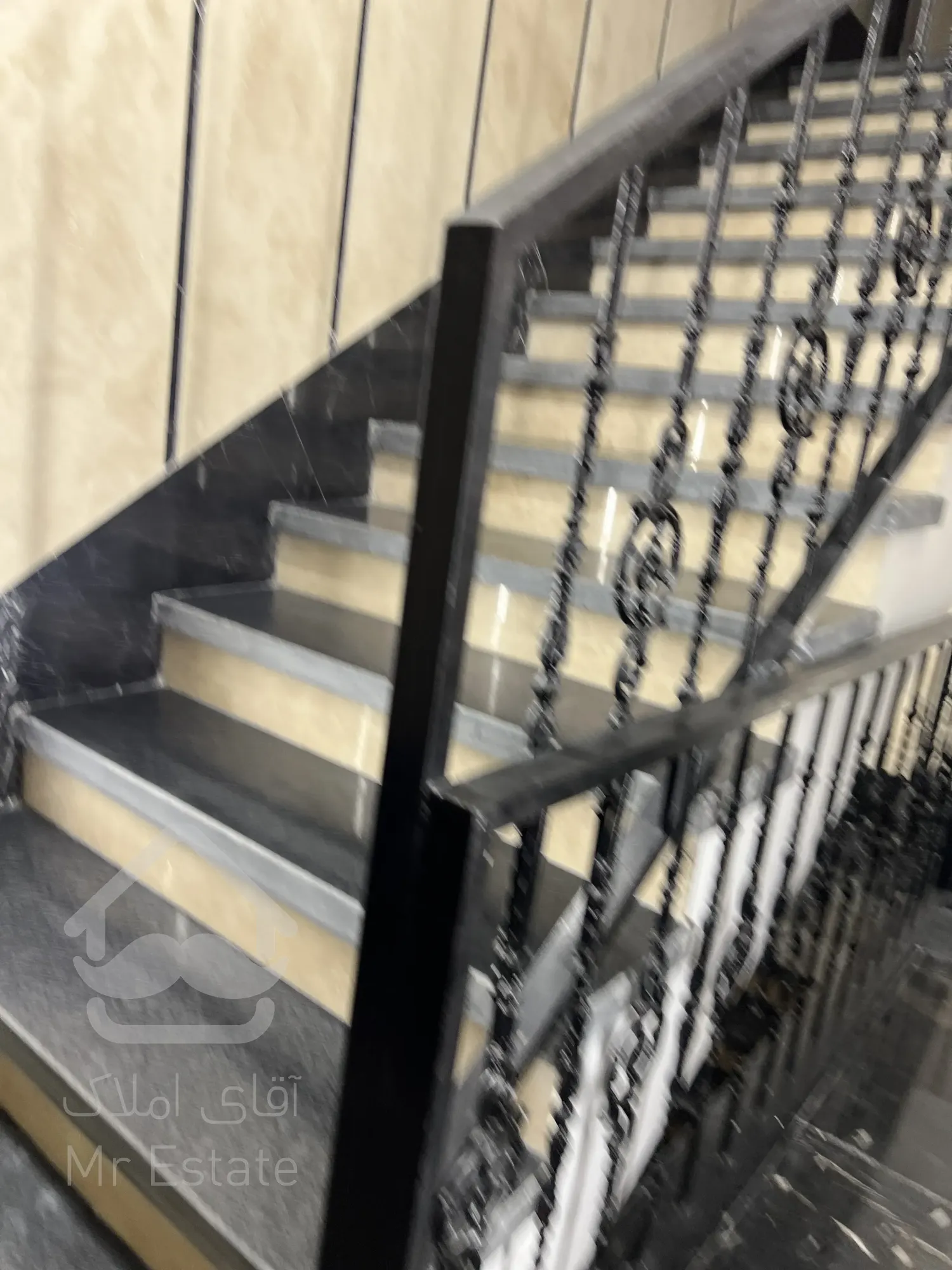 پیش فروش ۵ واحد مسکونی و ۲ باب مغازه یکجا