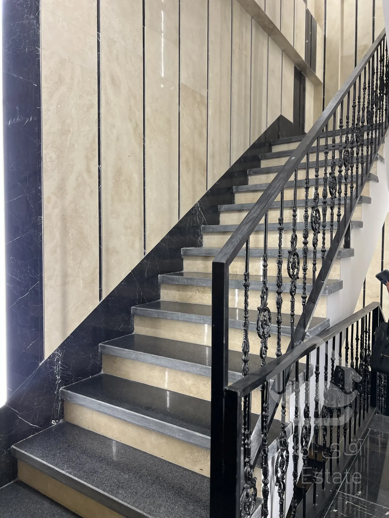 فروش یکجا ۵ واحد مسکونی ۲ خواب با یک خواب مستر