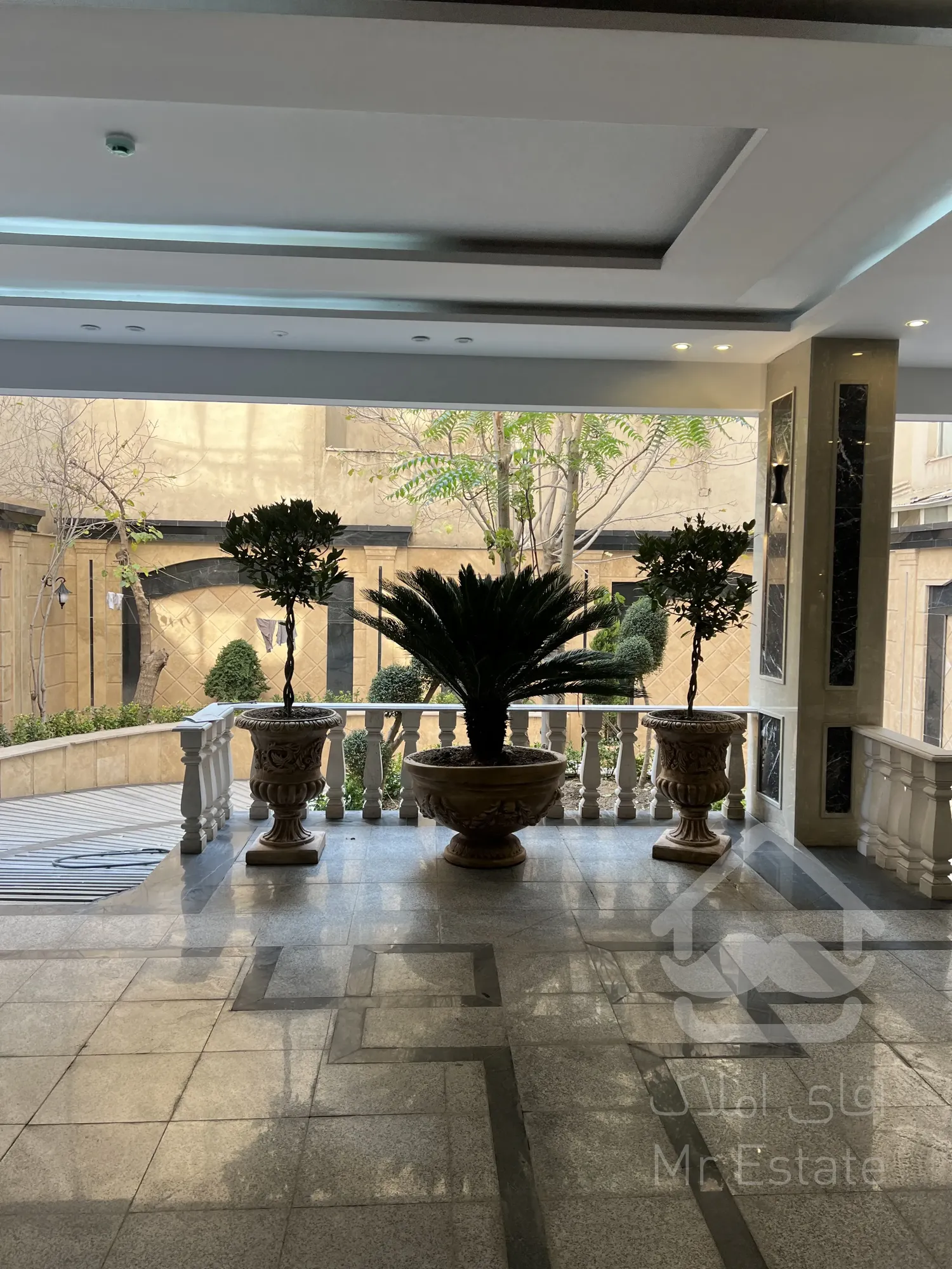 آپارتمان فول امکانات نوساز تاپ لوکیشن نیروهوایی