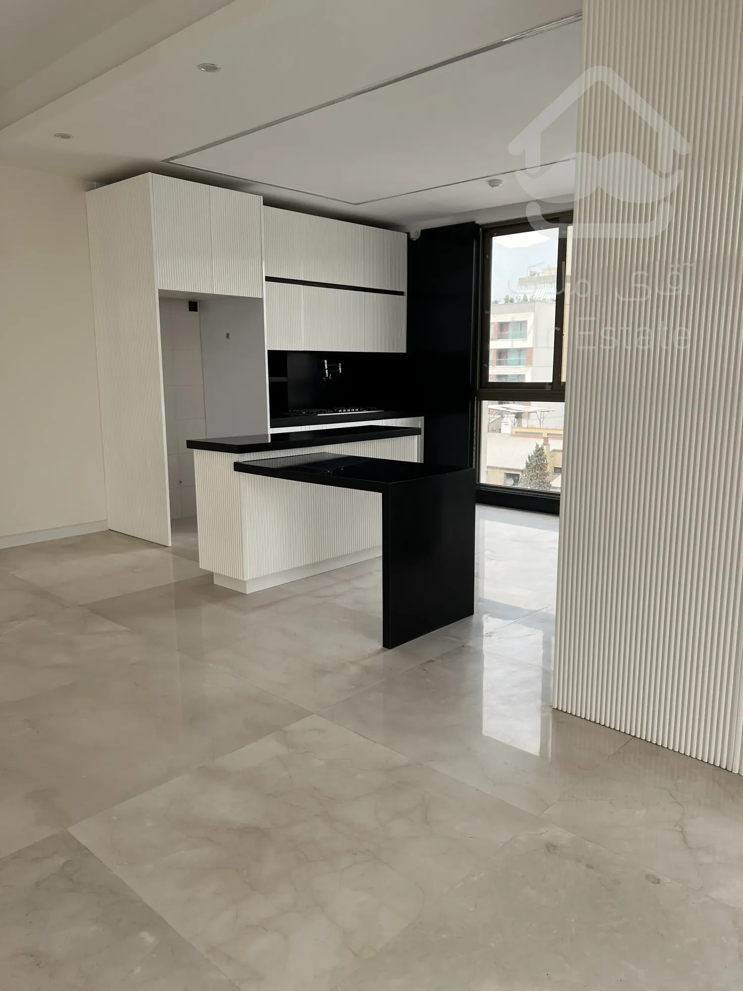 فروش یکجا اپارتمان ۵ واحد مسکونی و ۲ باب مغازه در سئول