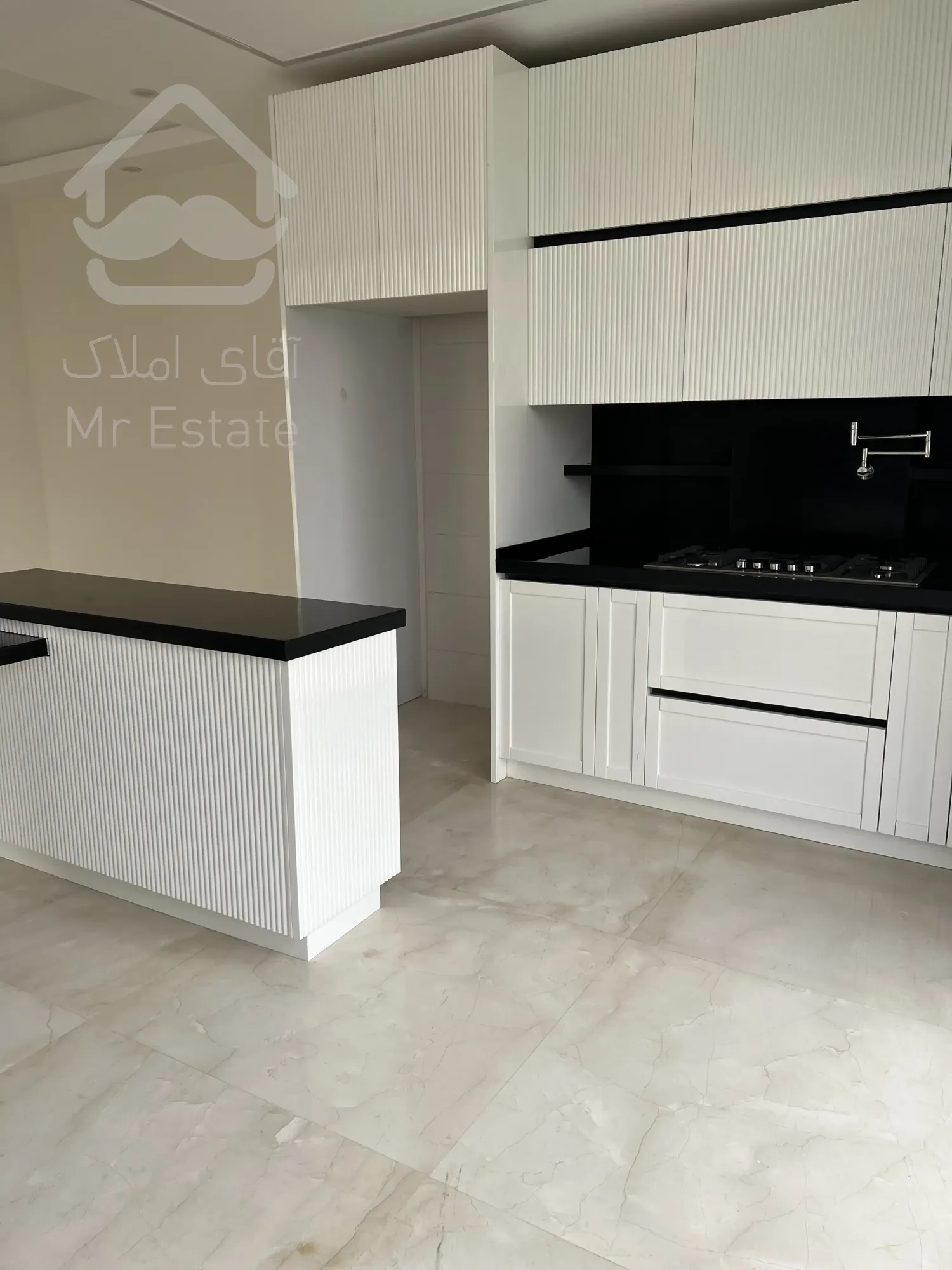 فروش آپارتمان مسکونی ۵ واحدی و ۲ باب مغازه یکجا