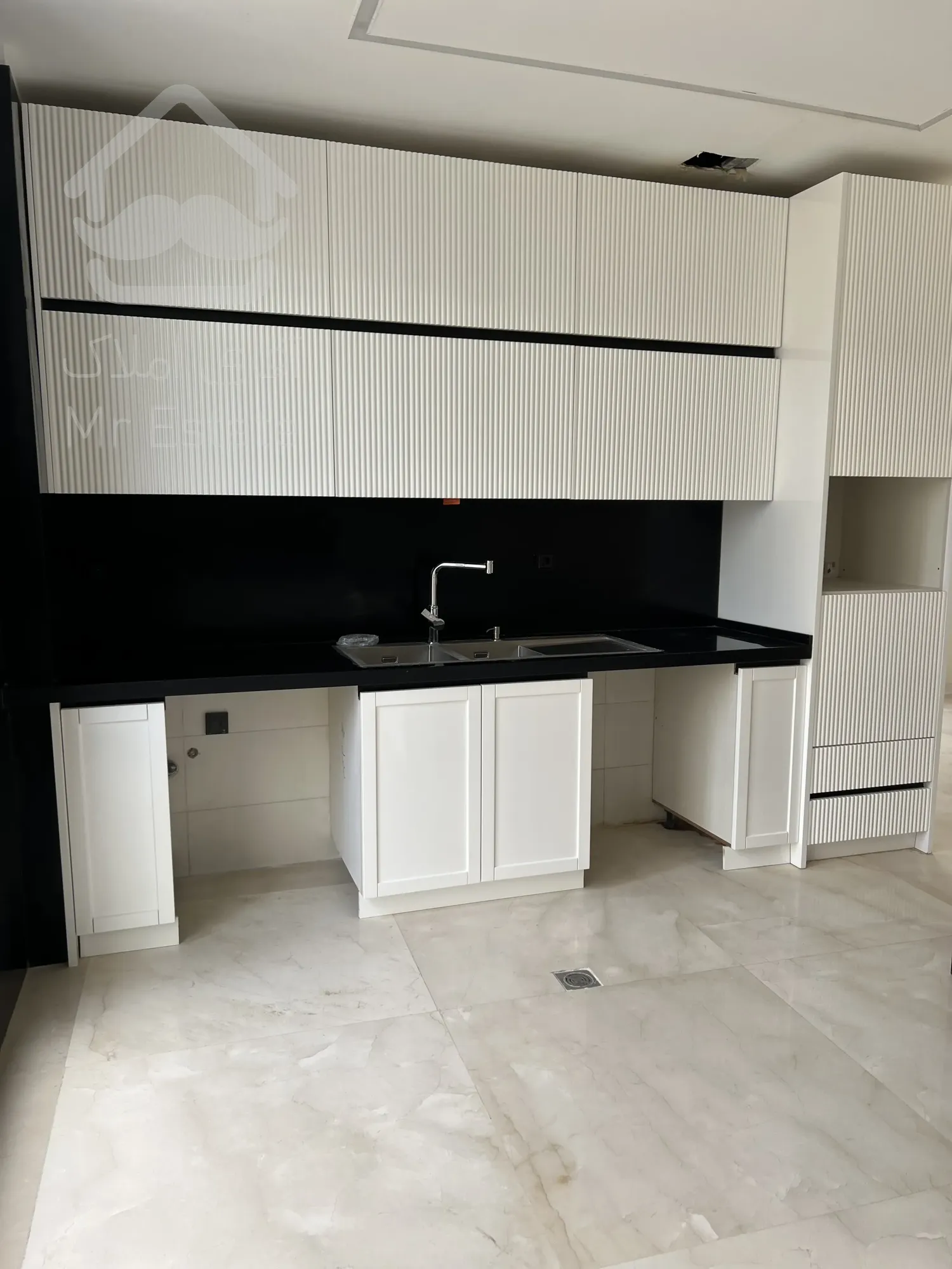 ۵واحد مسکونی  و ۲ باب مغازه فرصتی استثنایی برای سرمایه گذاری