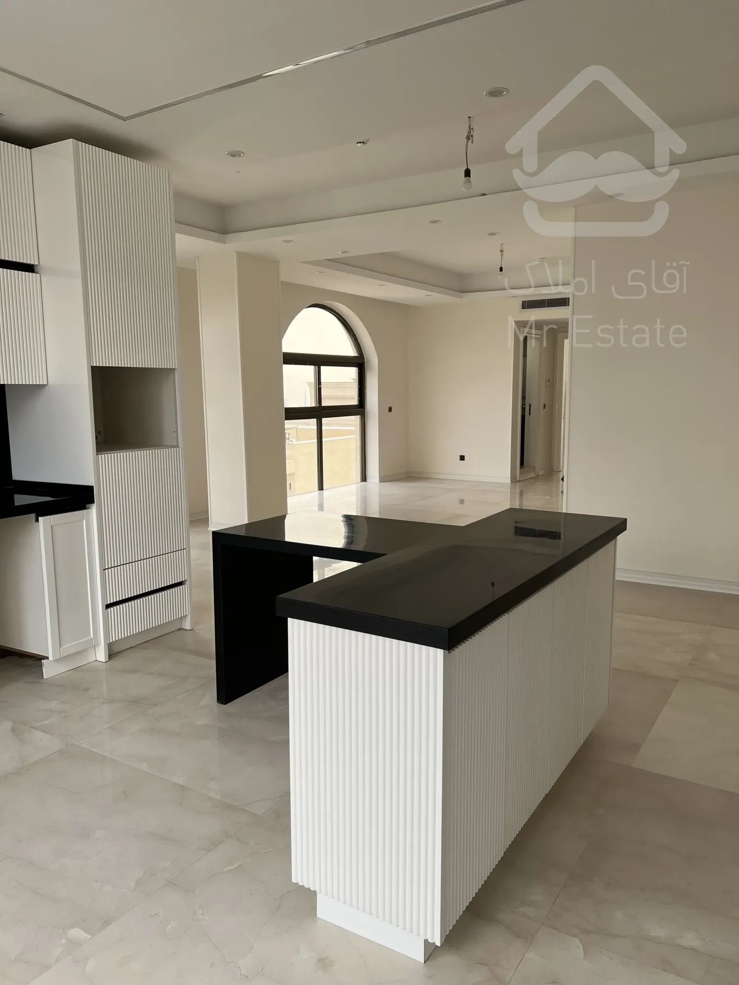 فروش یکجا اپارتمان و ۲ باب مغازه در سئول