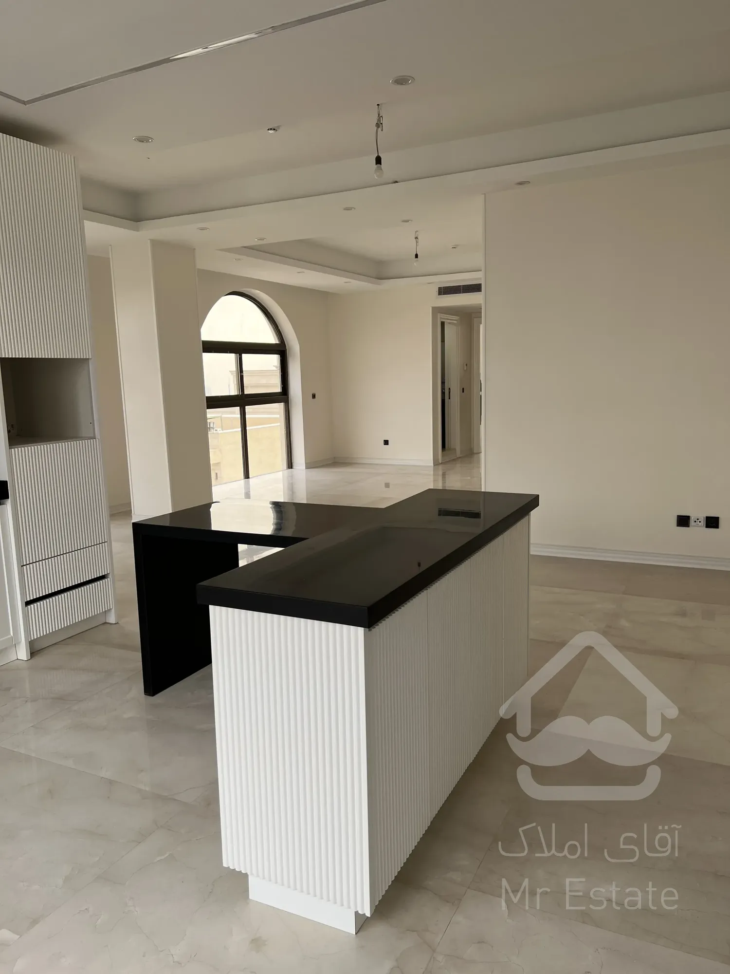 فرصتی استثنایی فروش ۵ واحد مسکونی و ۲ باب مغازه