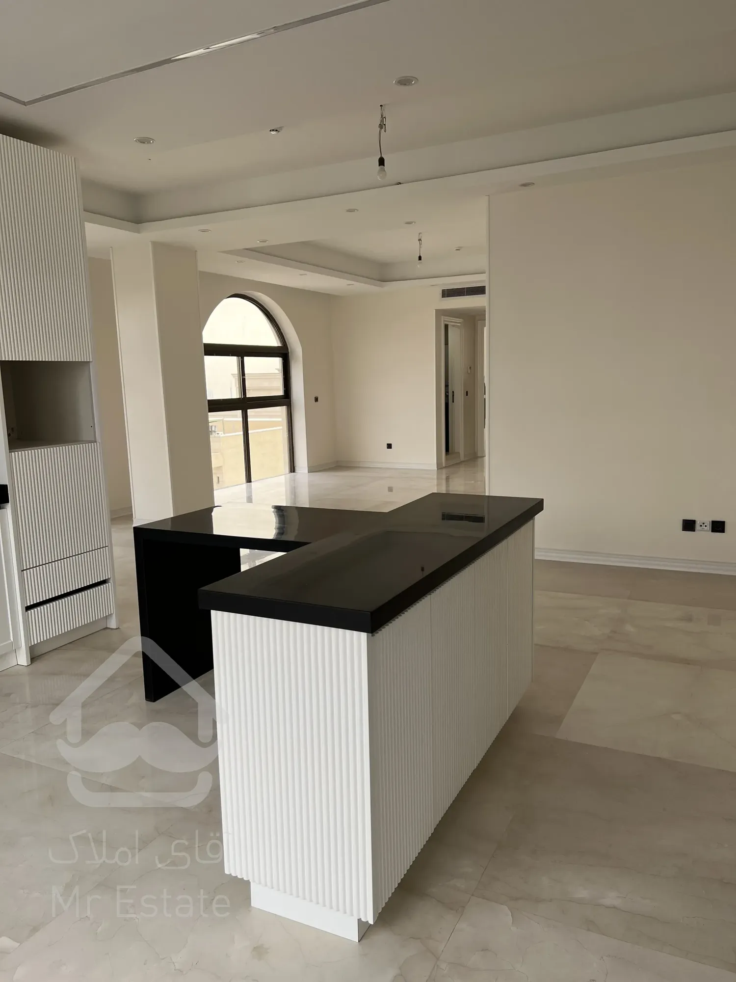 پیش فروش ۵ واحد مسکونی و ۲ باب مغازه یکجا