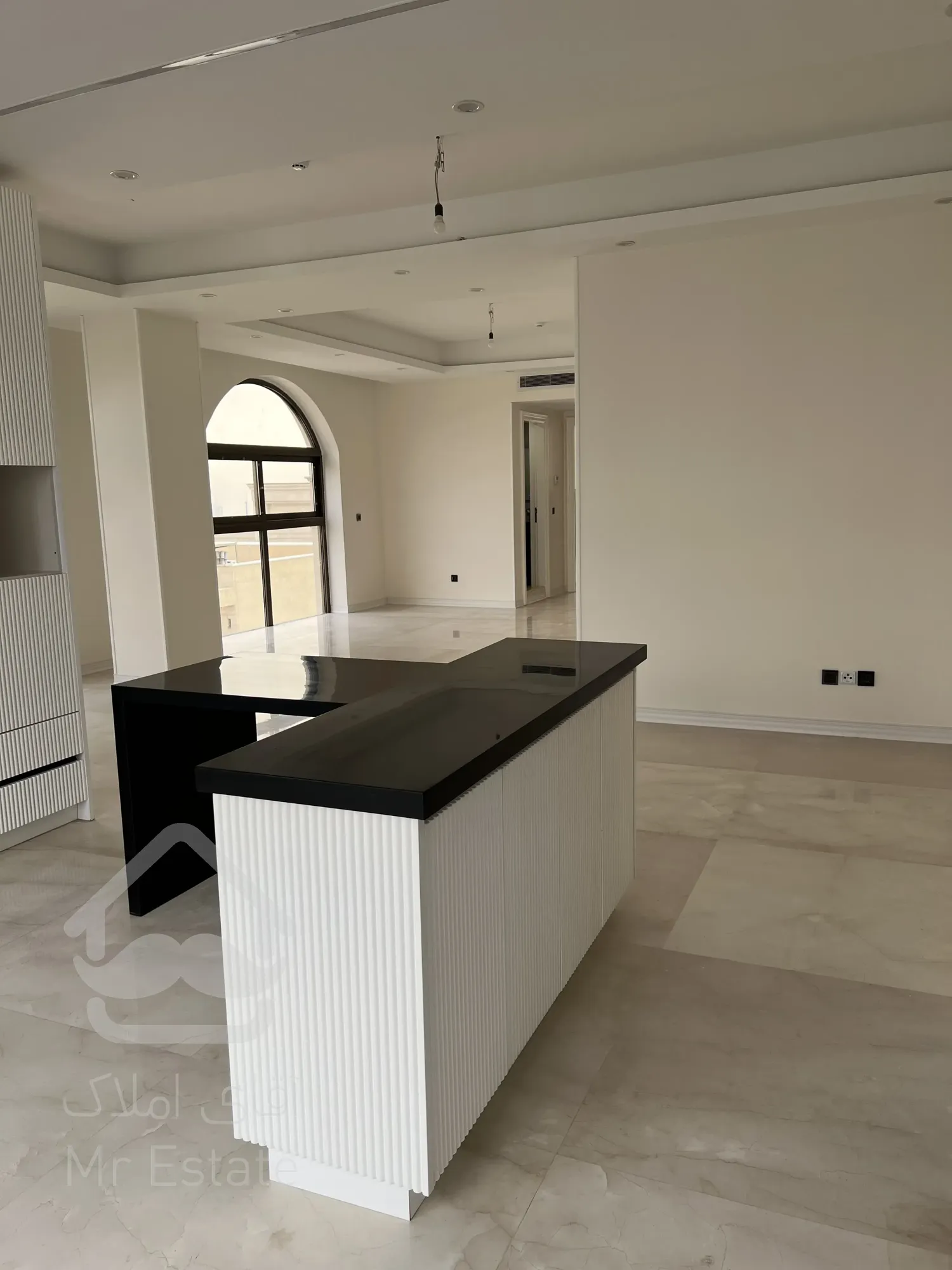 فروش ۵ واحد مسکونی ۲ واحد تجاری یکجا