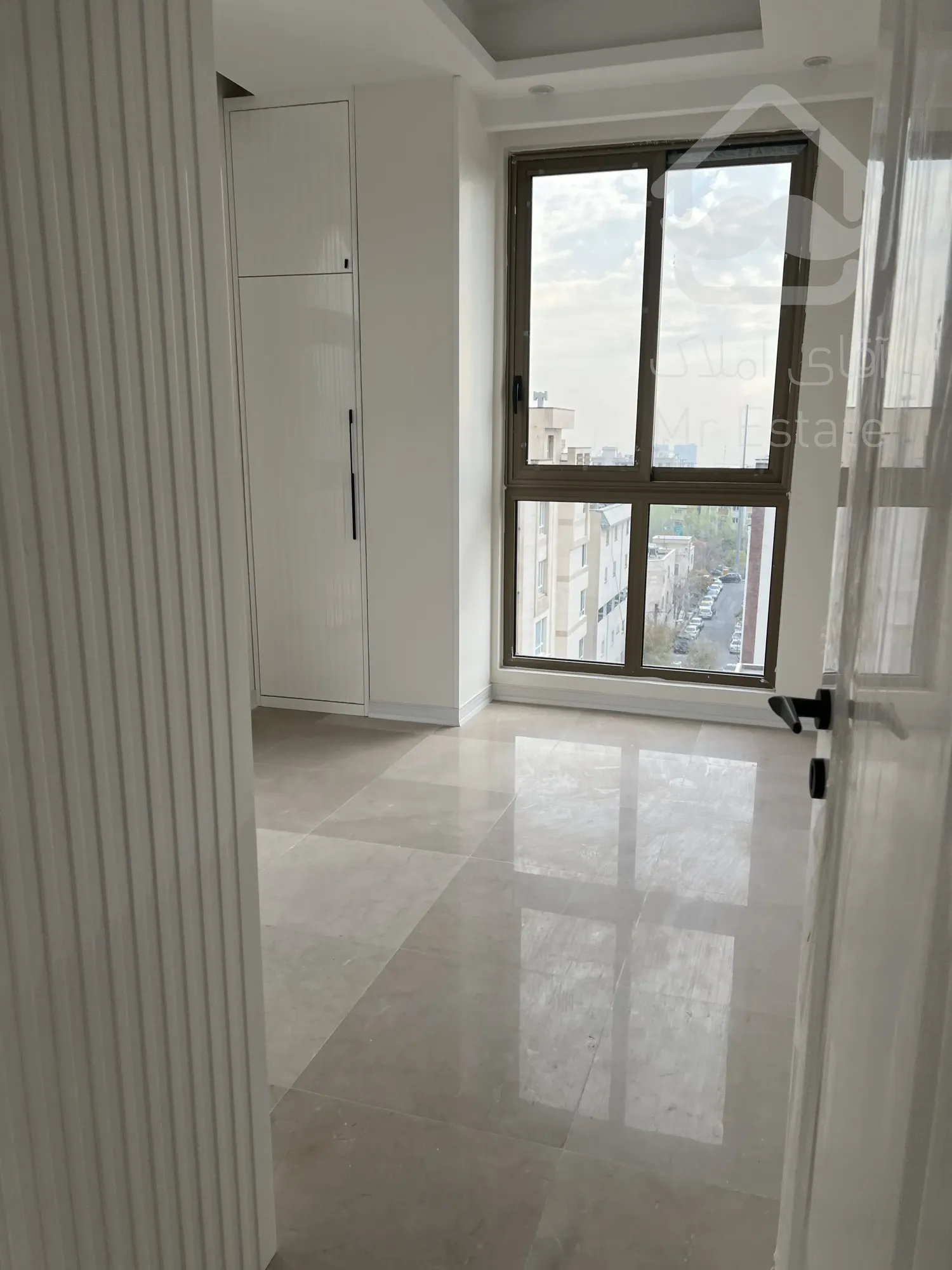 فروش یکجا ۵ واحد مسکونی و ۲ باب مغازه در سئول