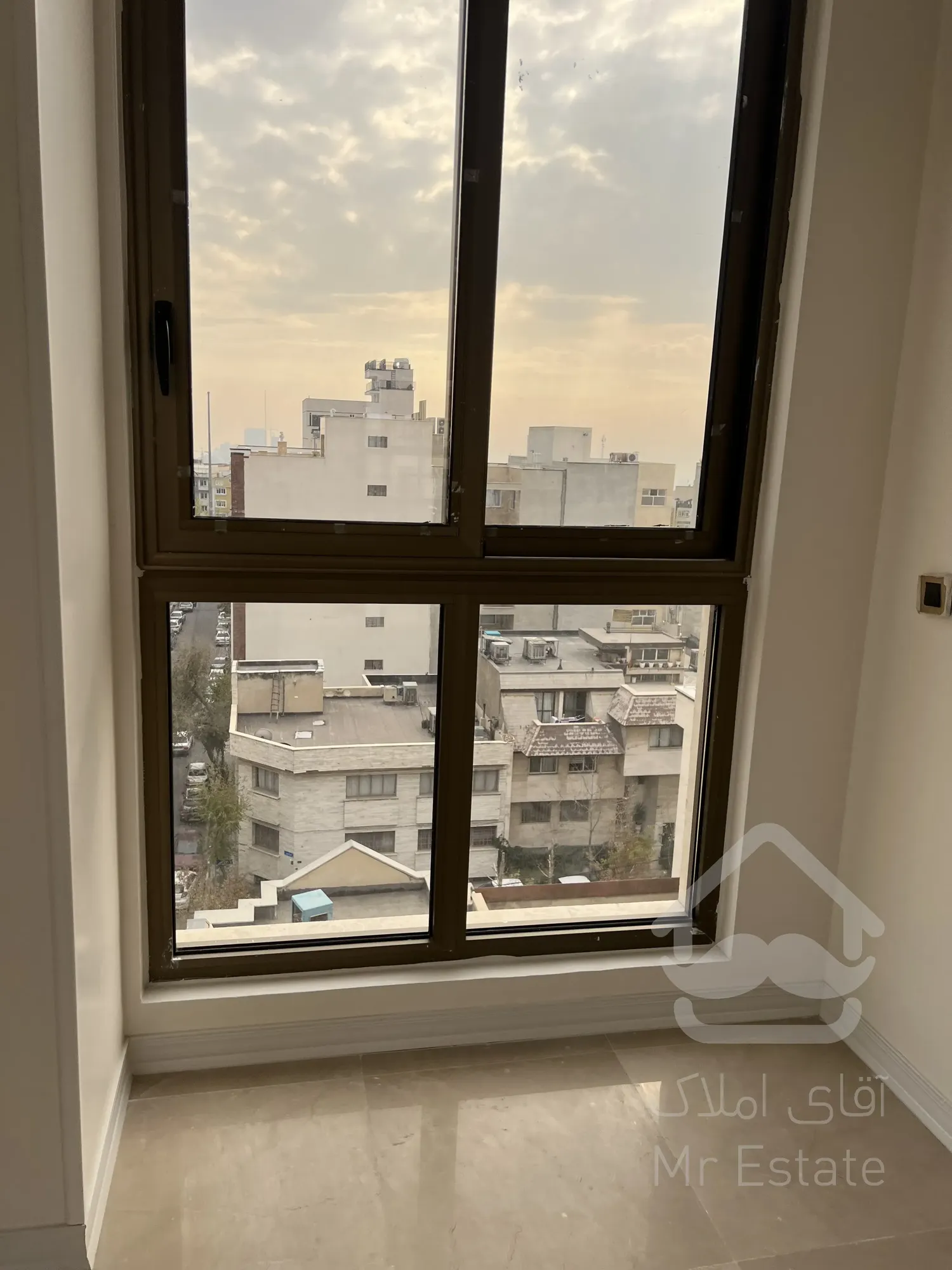 فروش یکجا اپارتمان شیک در سئول و ۲ باب مغازه یکجا