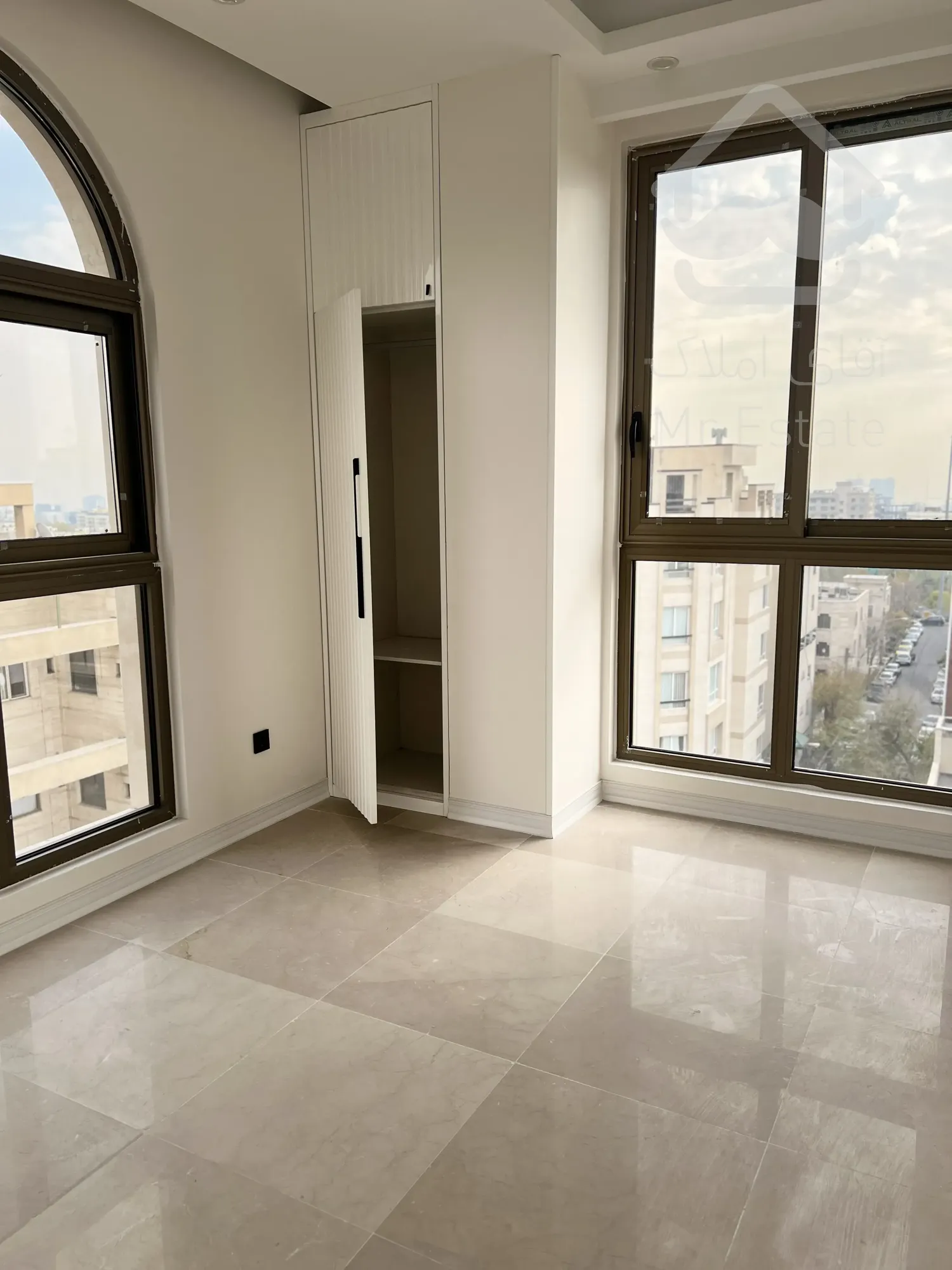 فروش یکجا اپارتمان شیک در سئول و ۲ باب مغازه یکجا