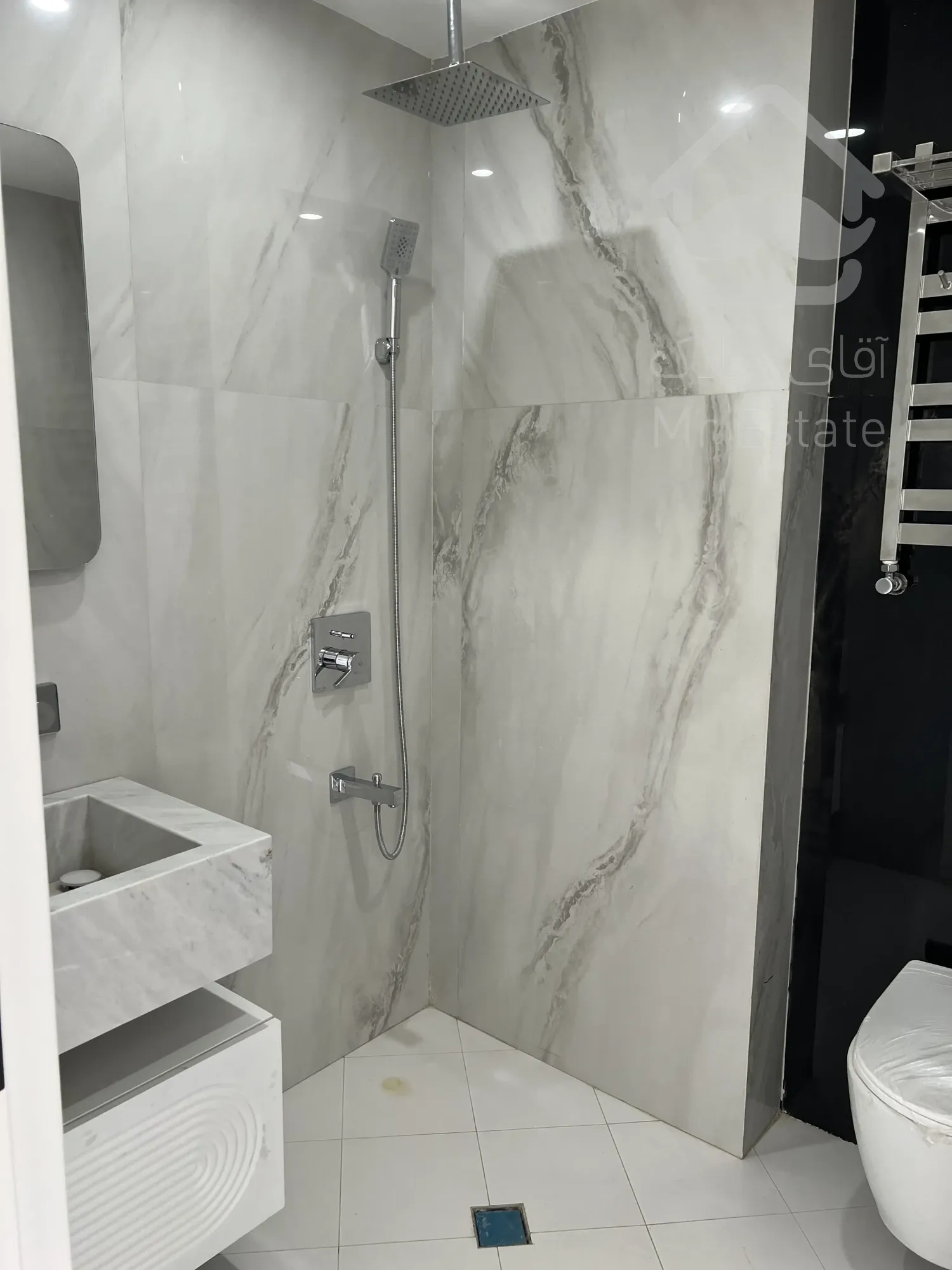 فروش یکجا ۵ واحد مسکونی ۲ خواب با یک خواب مستر