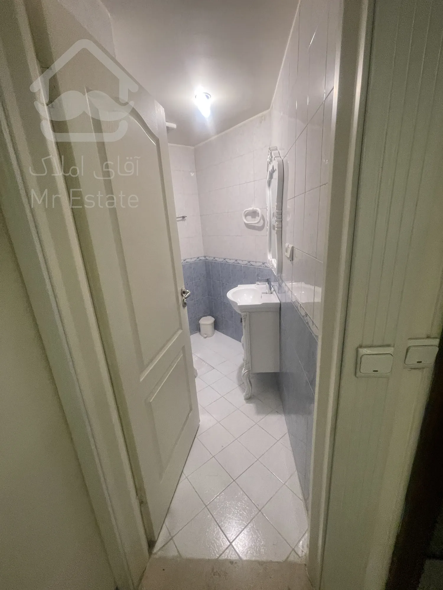 220 متری در دروس