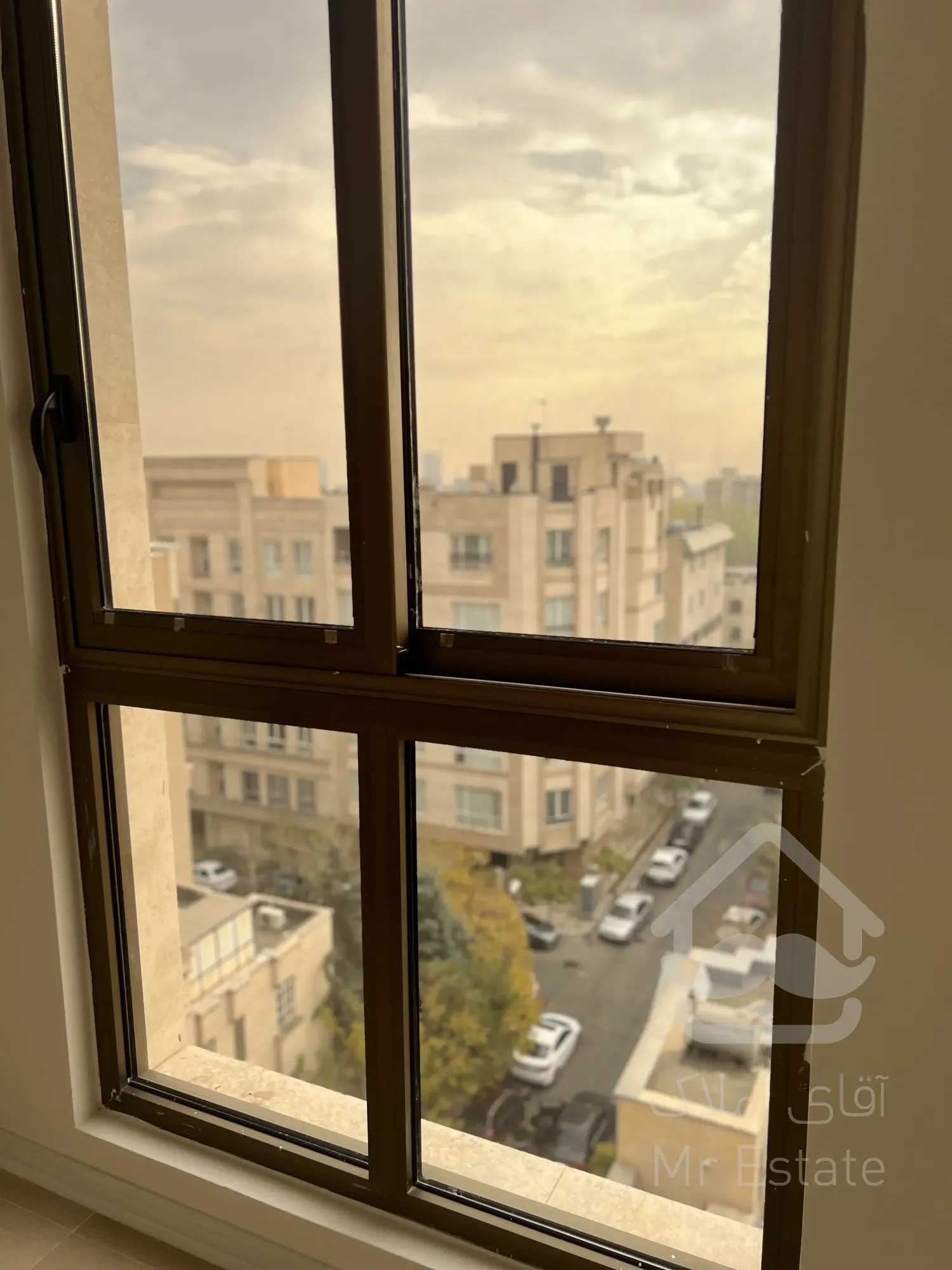 پیش فروش ۵ واحد مسکونی و ۲ باب مغازه یکجا