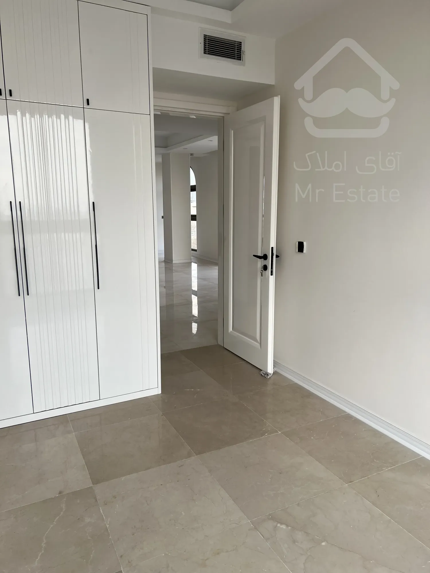 فروش ۵ واحد مسکونی یکجادر رونیکا پالاس سئول