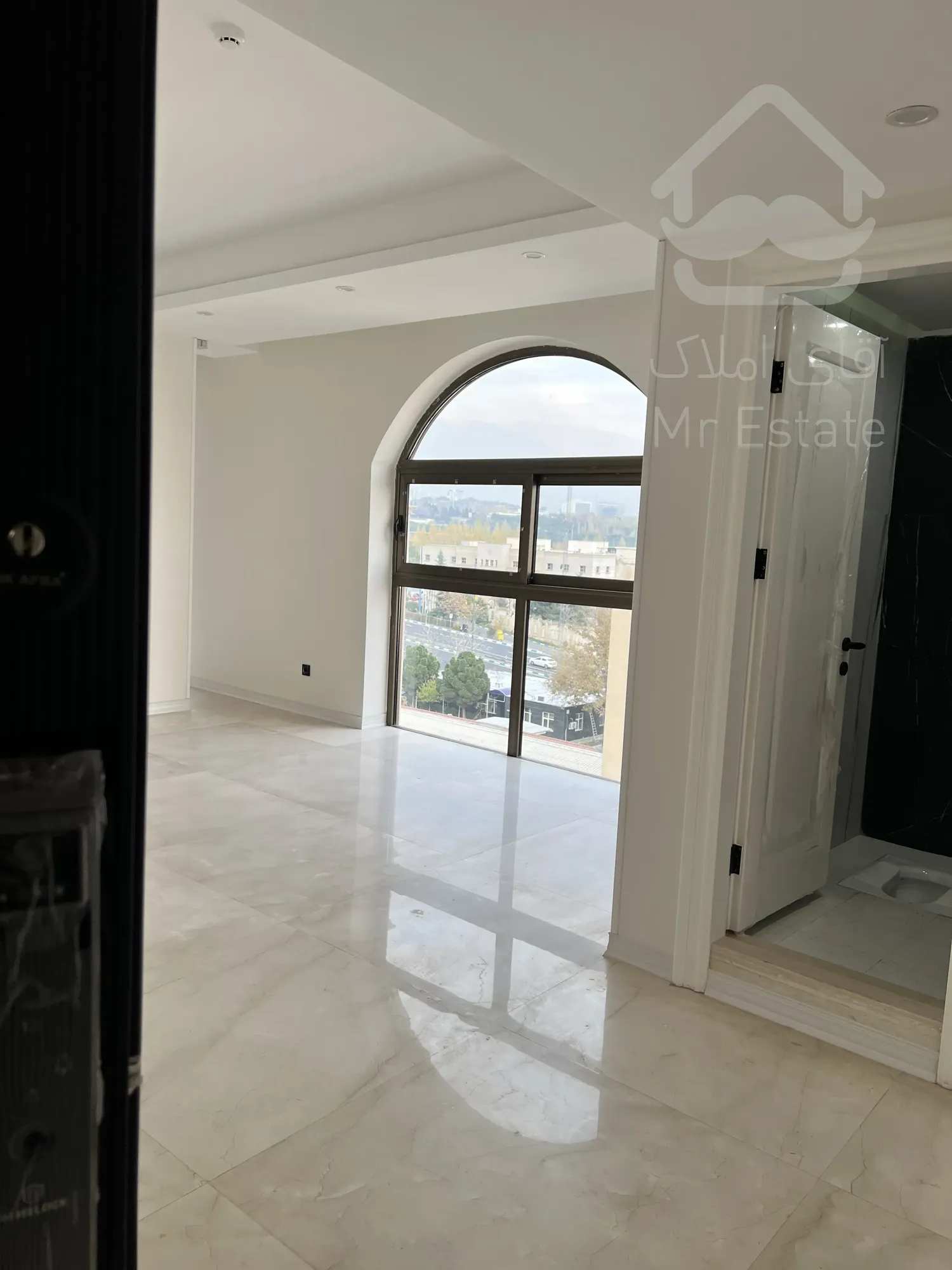 فروش ۵ واحد مجلل و ۲ باب مغازه اعیانی یکجا