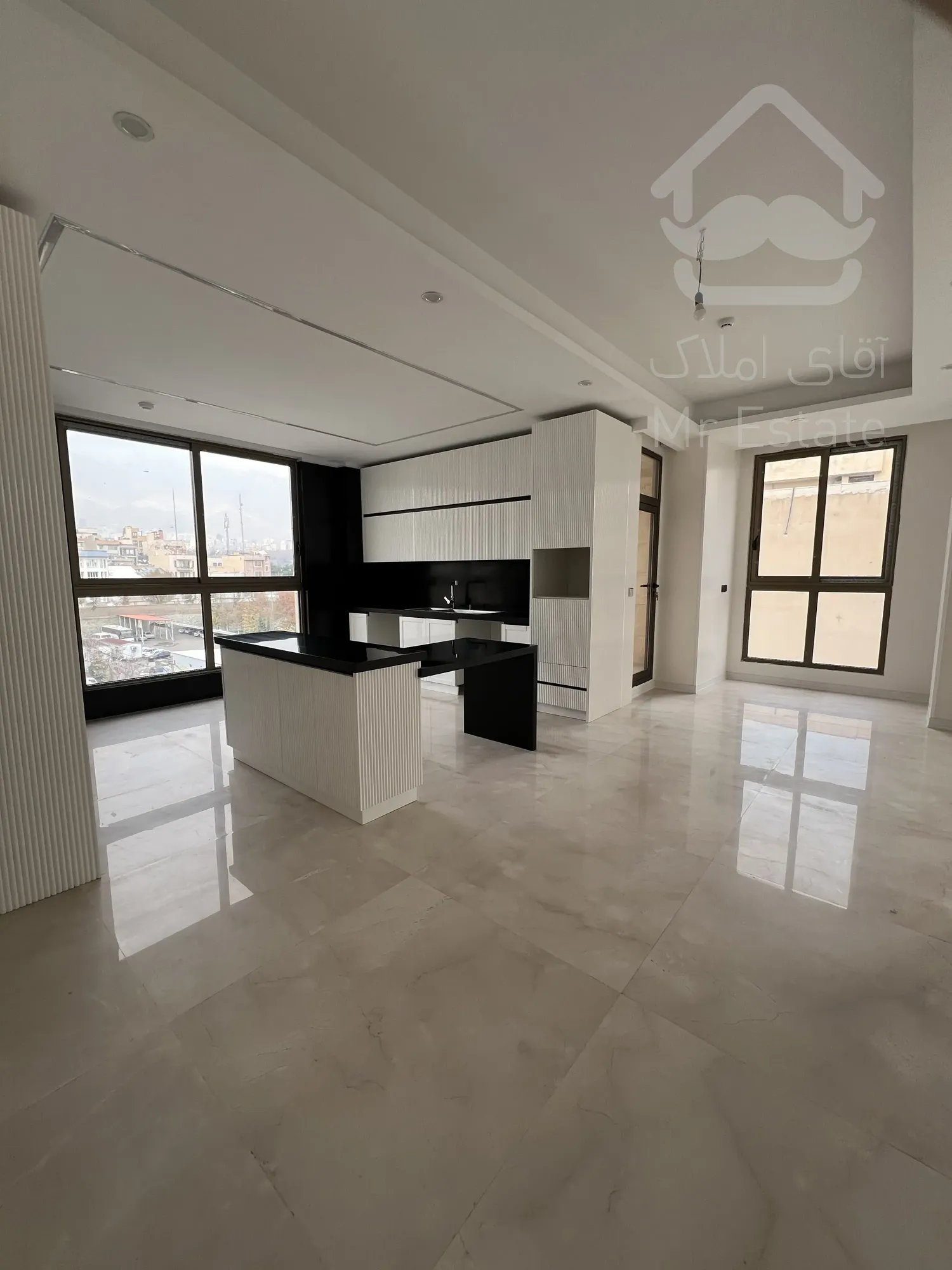 فروش یکجا ۵ واحد مسکونی و ۲ باب مغازه در سئول