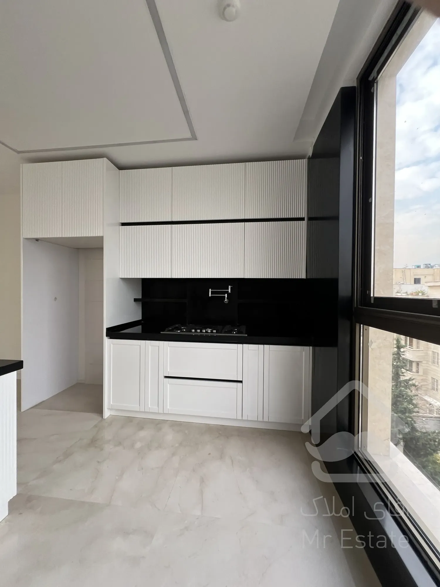 فرصتی استثنایی فروش ۵ واحد مسکونی و ۲ باب مغازه