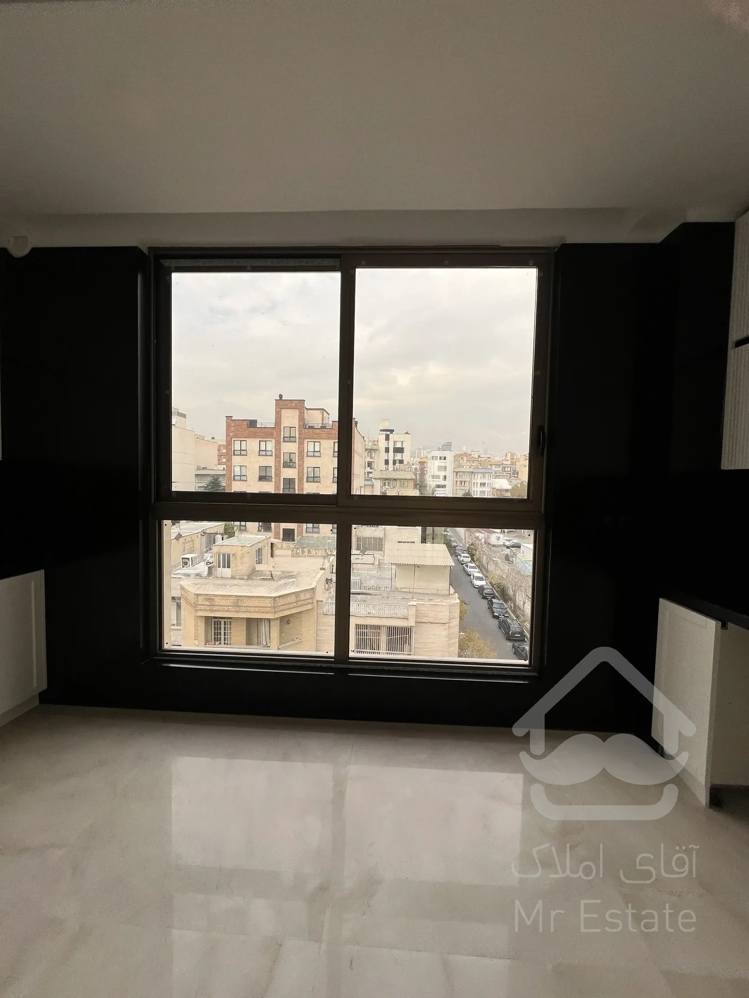 پیش فروش ۵ واحد مسکونی و ۲ باب مغازه یکجا