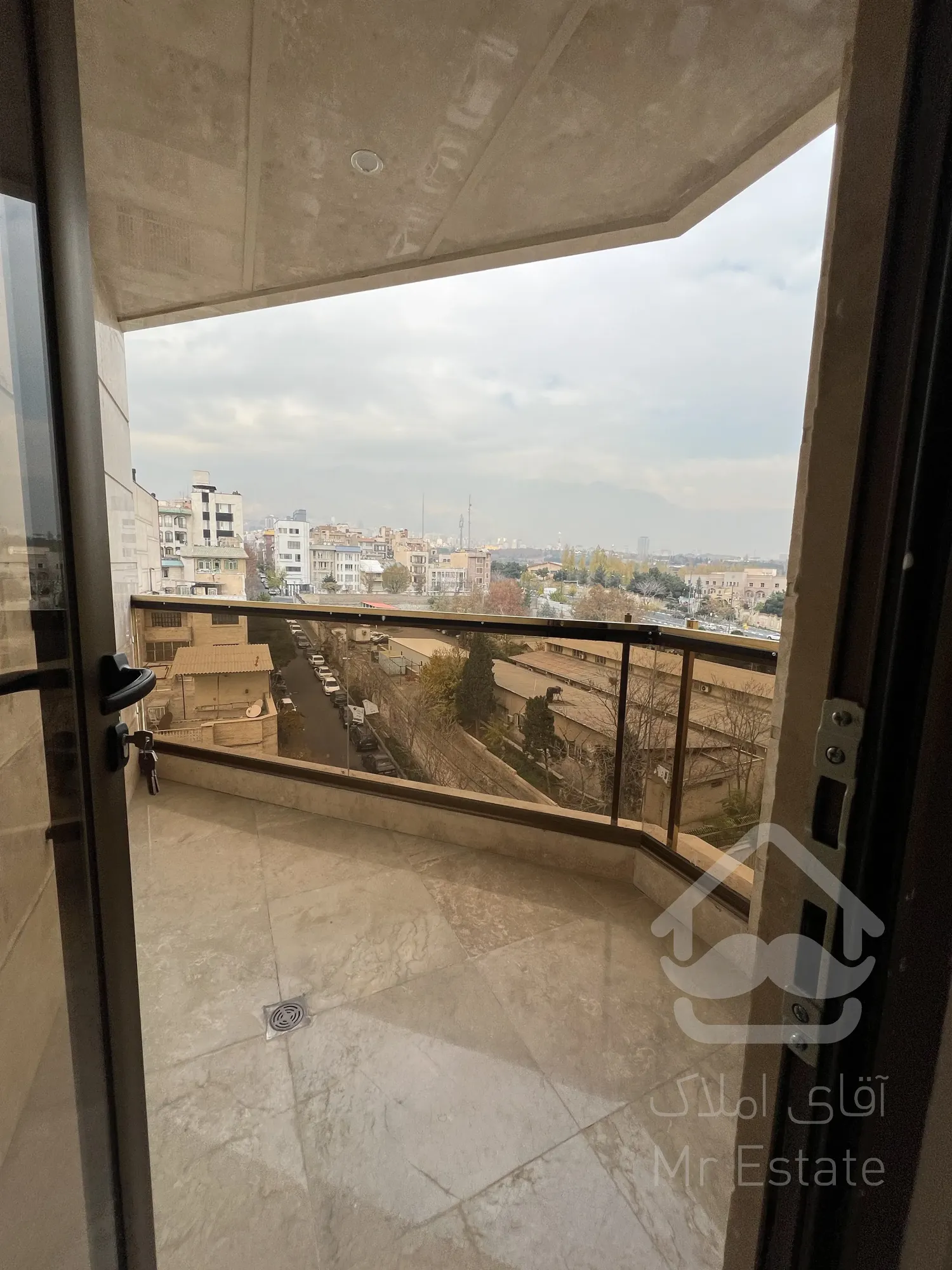 فرصتی استثنایی فروش ۵ واحد مسکونی و ۲ باب مغازه