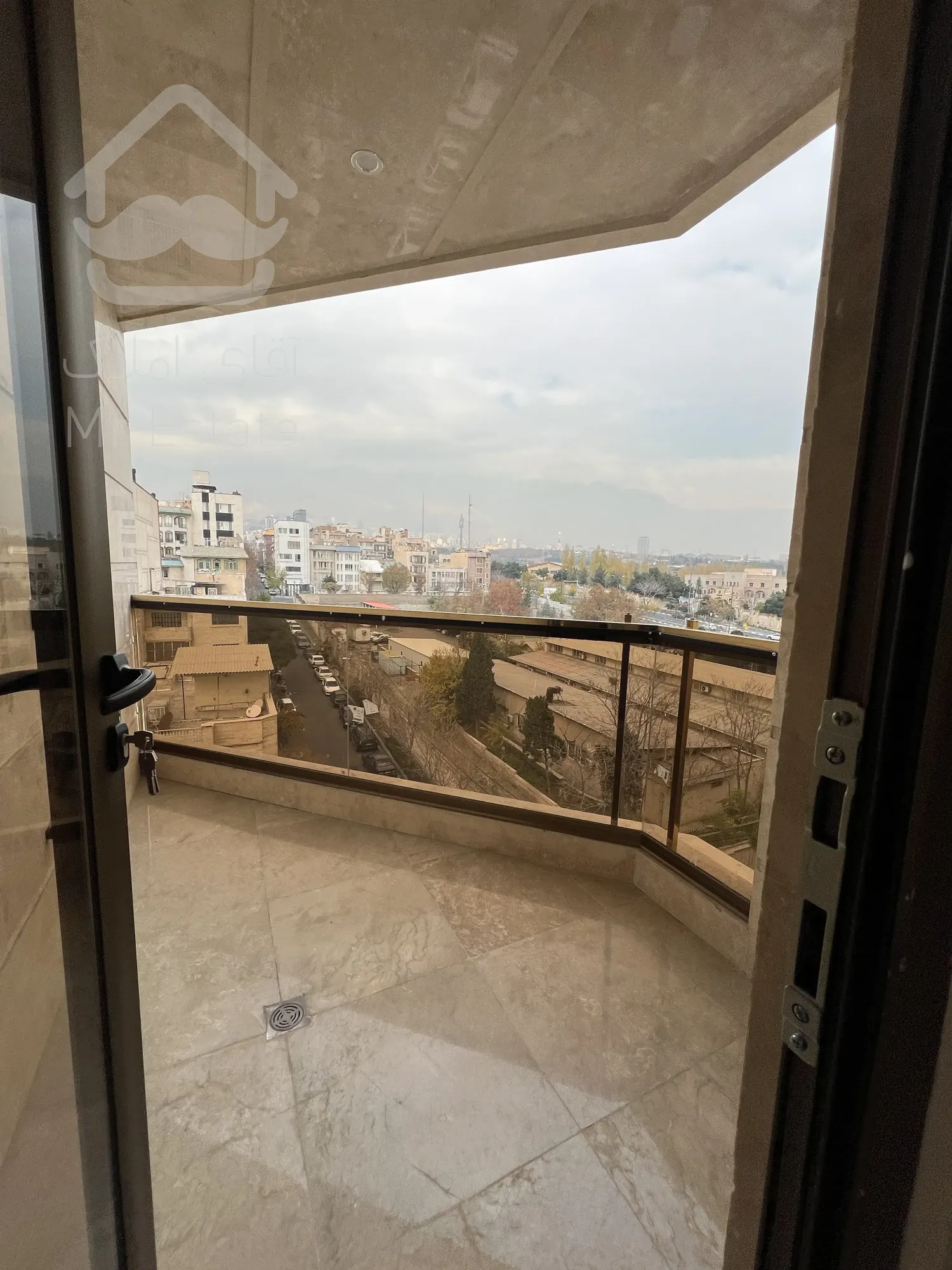 فروش یکجا اپارتمان شیک در سئول و ۲ باب مغازه یکجا