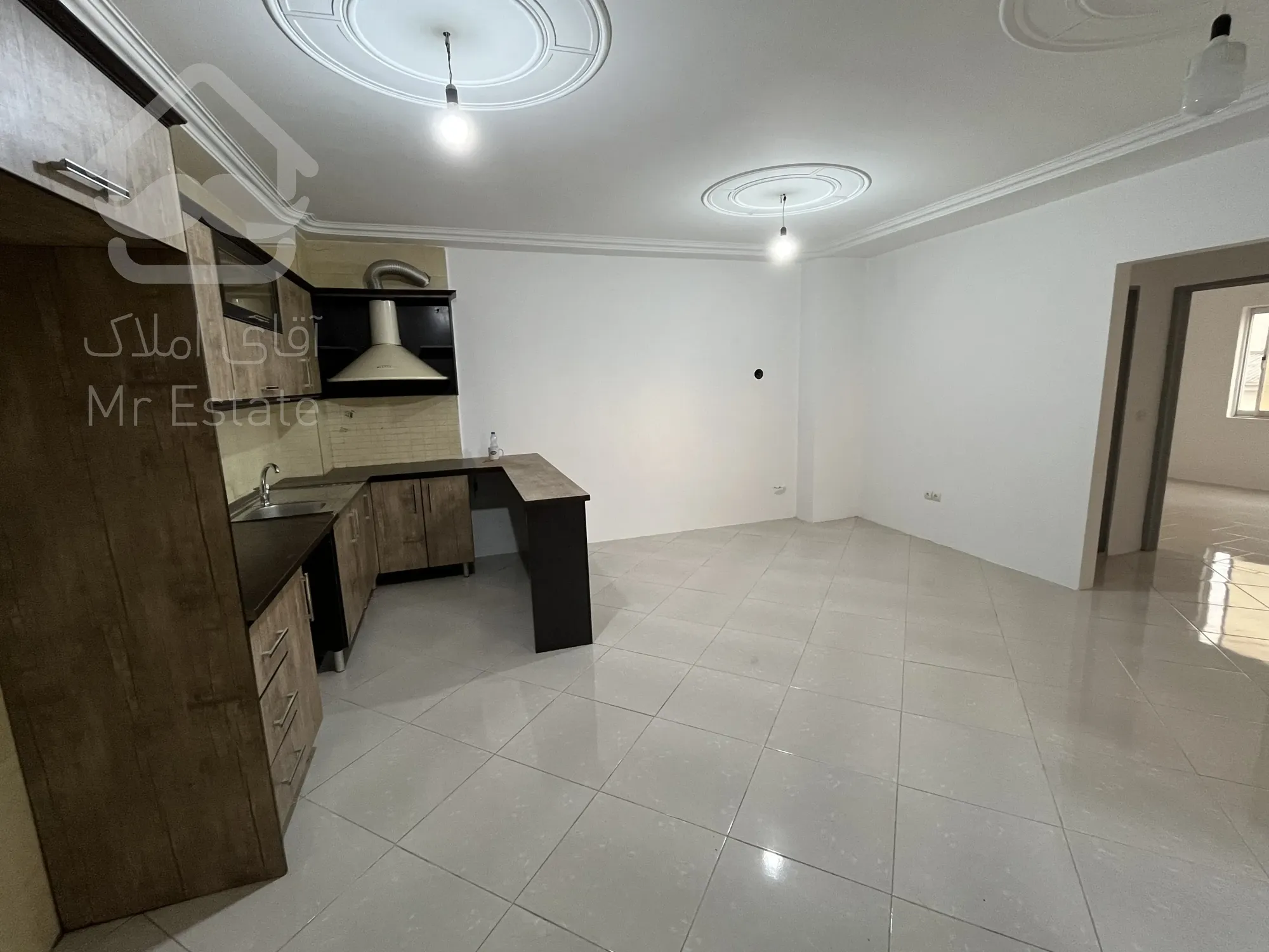 ۶۷متری واقع در مرکز شهر نور