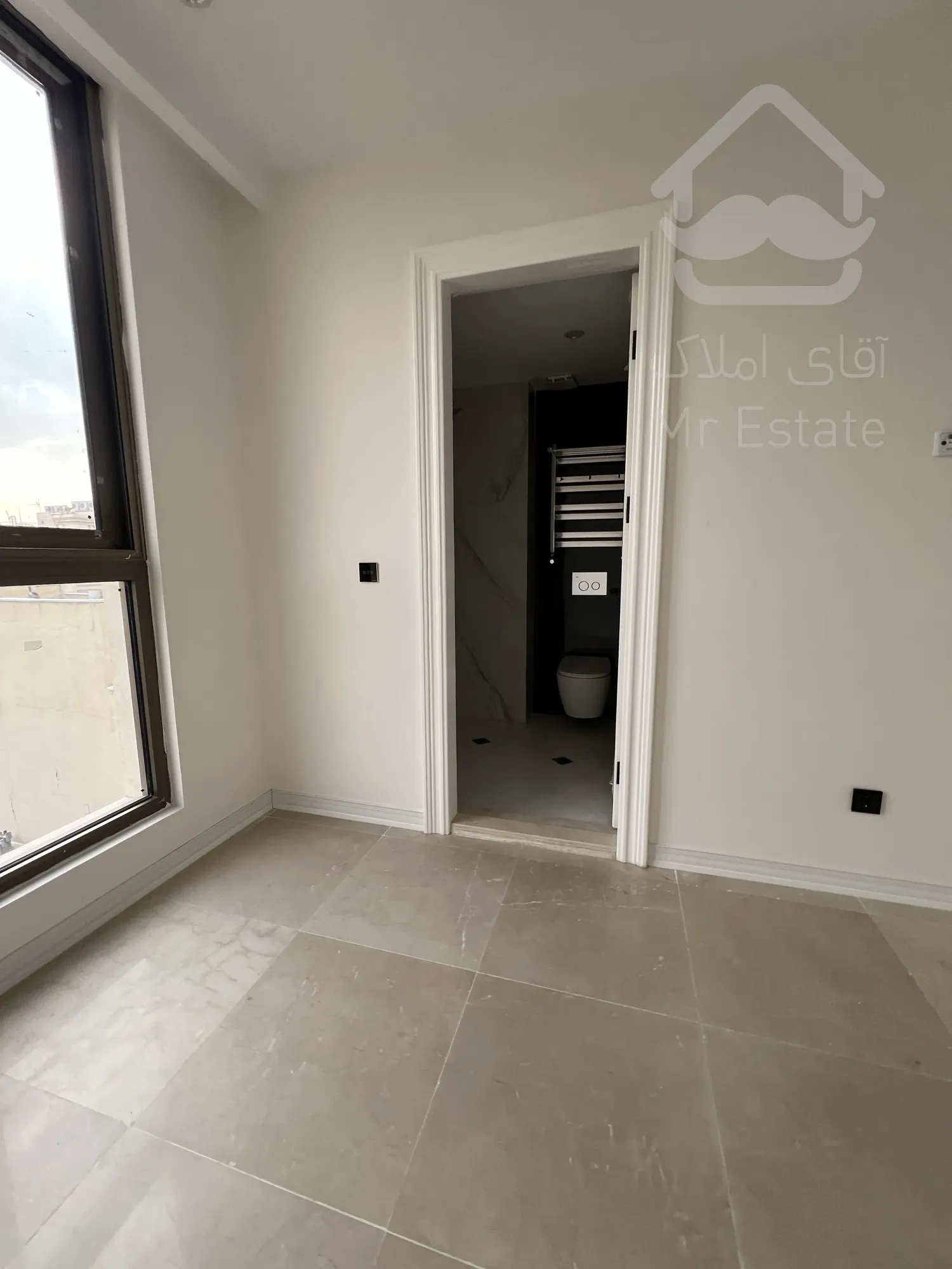 فروش یکجا ۵ واحد مسکونی ۲ خواب با یک خواب مستر