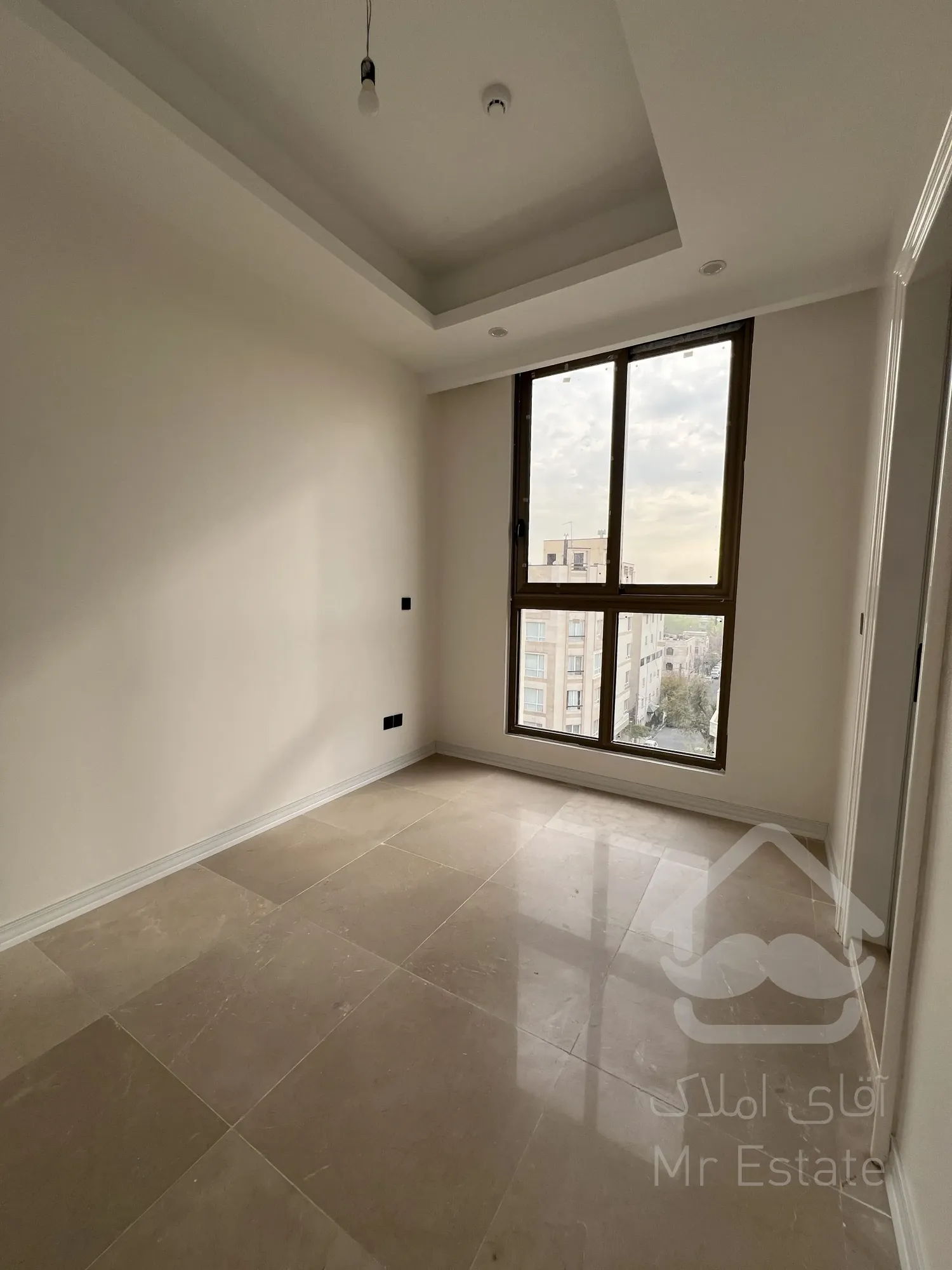 فروش اپارتمان مسکونی دنج و ۲ باب مغازه یکجا