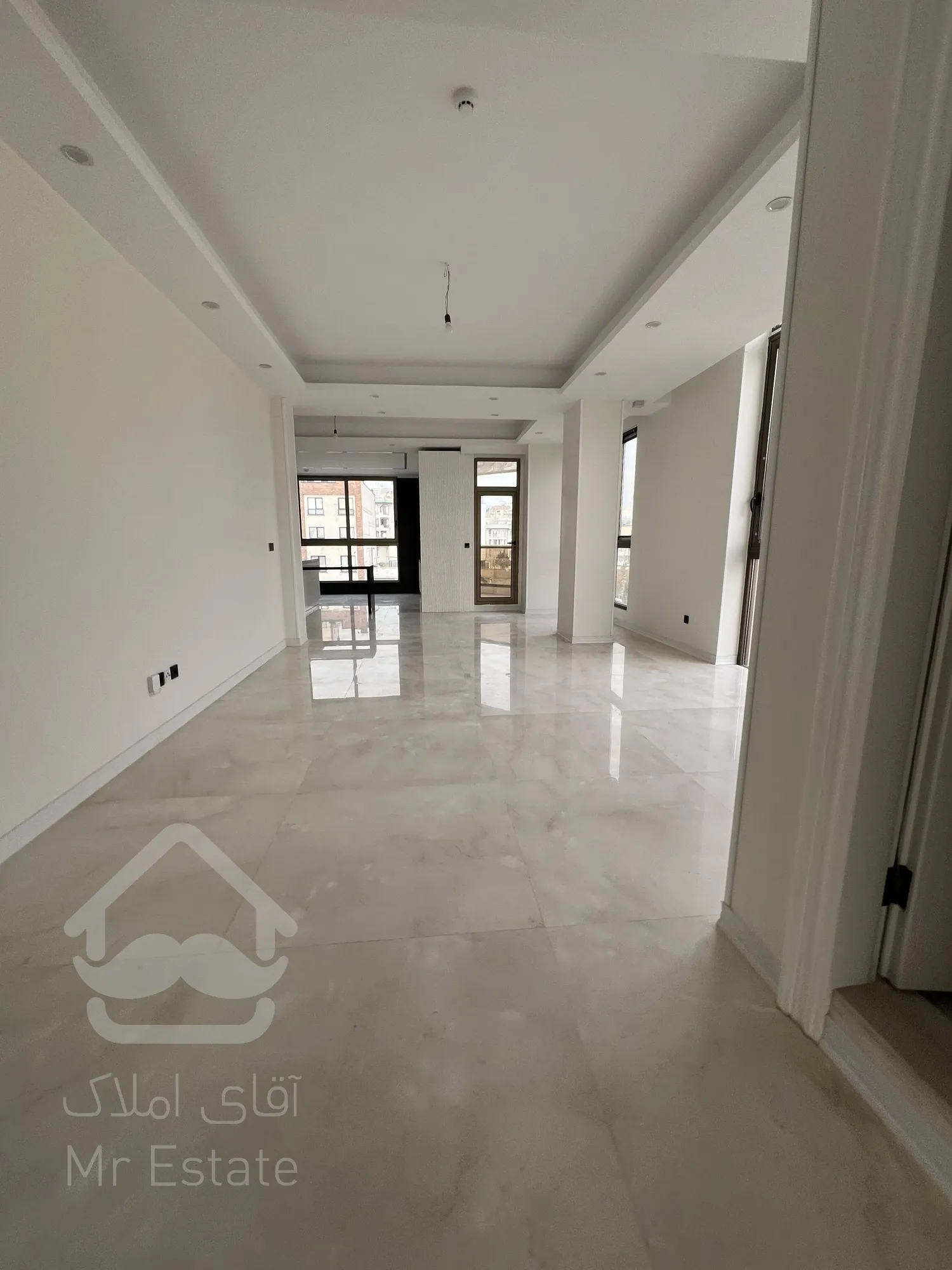 فروش اپارتمان مسکونی دنج و ۲ باب مغازه یکجا