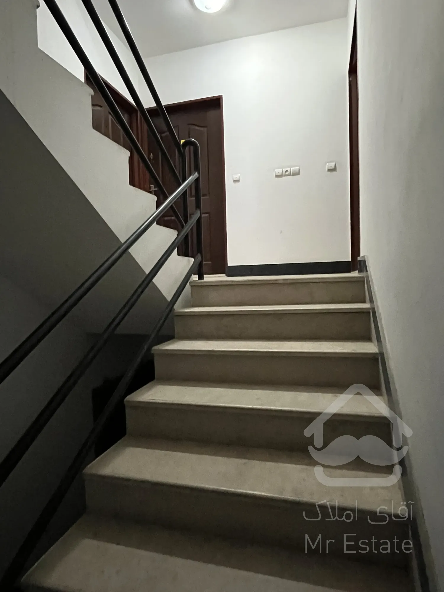 ۶۷متری واقع در مرکز شهر نور