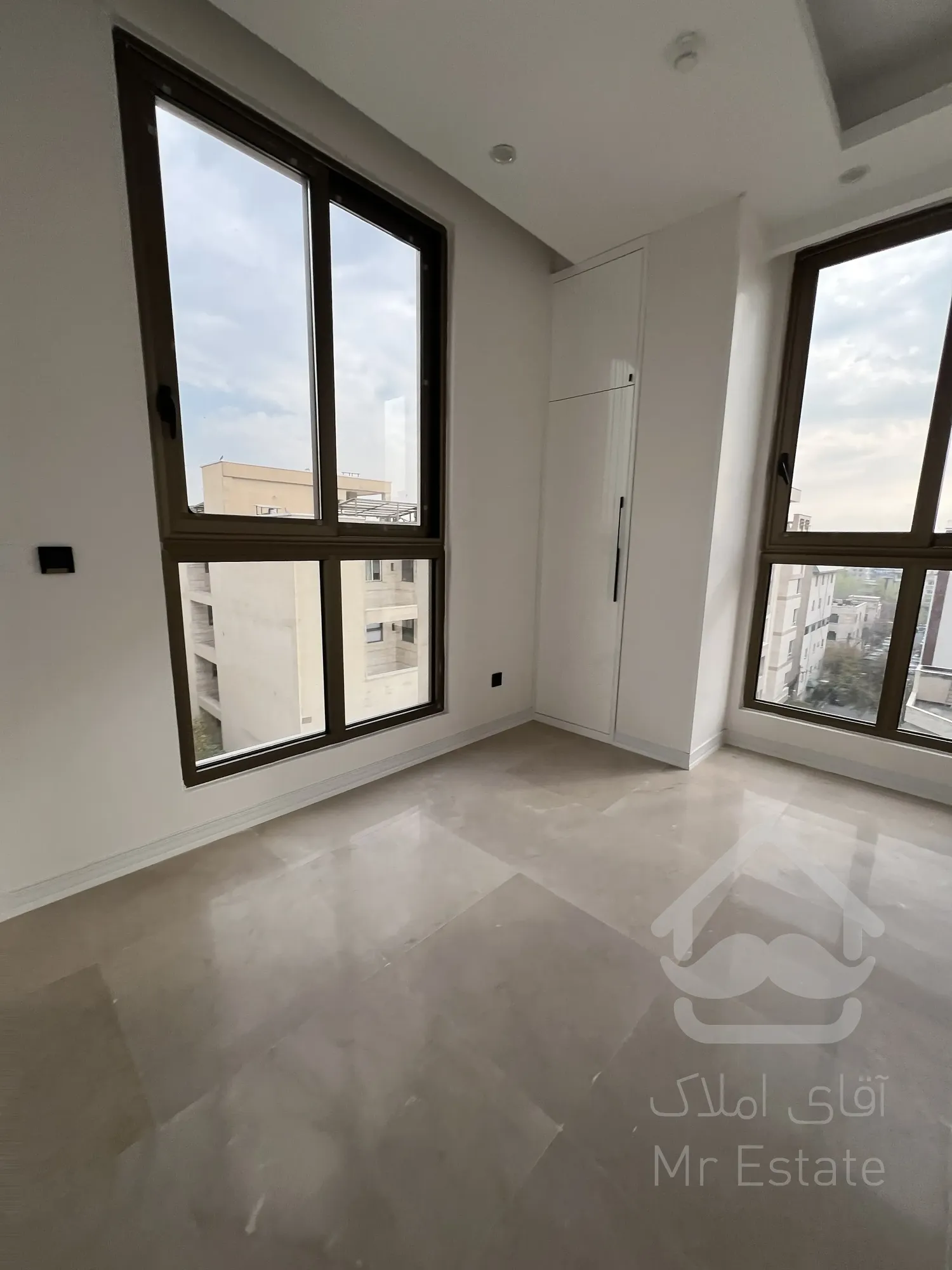 فروش یکجا اپارتمان مسکونی در سئول