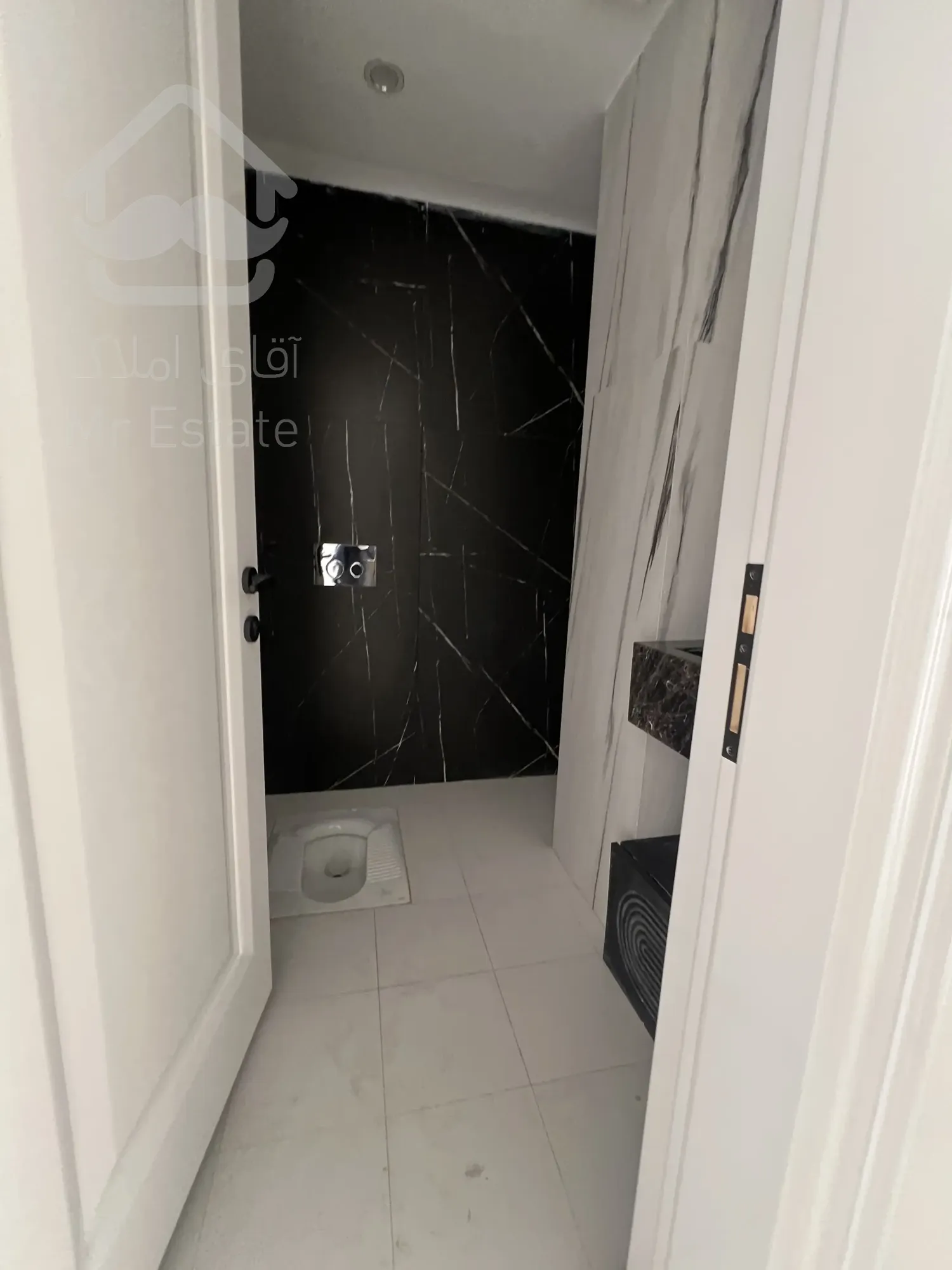 فروش۵ واحد مسکونی مجلل و ۲ باب مغازه اعیانی