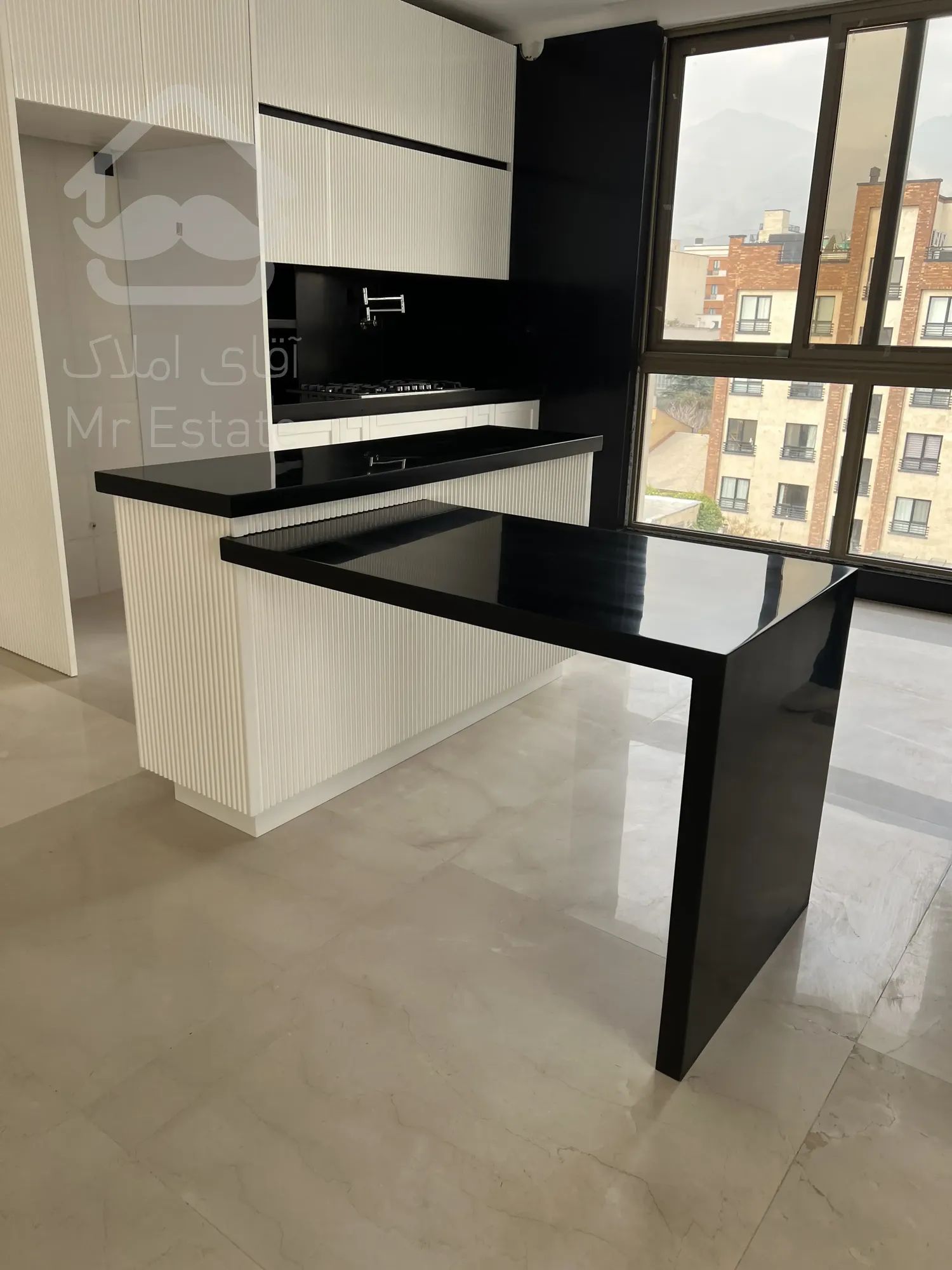 فروش اپارتمان مسکونی دنج و ۲ باب مغازه یکجا