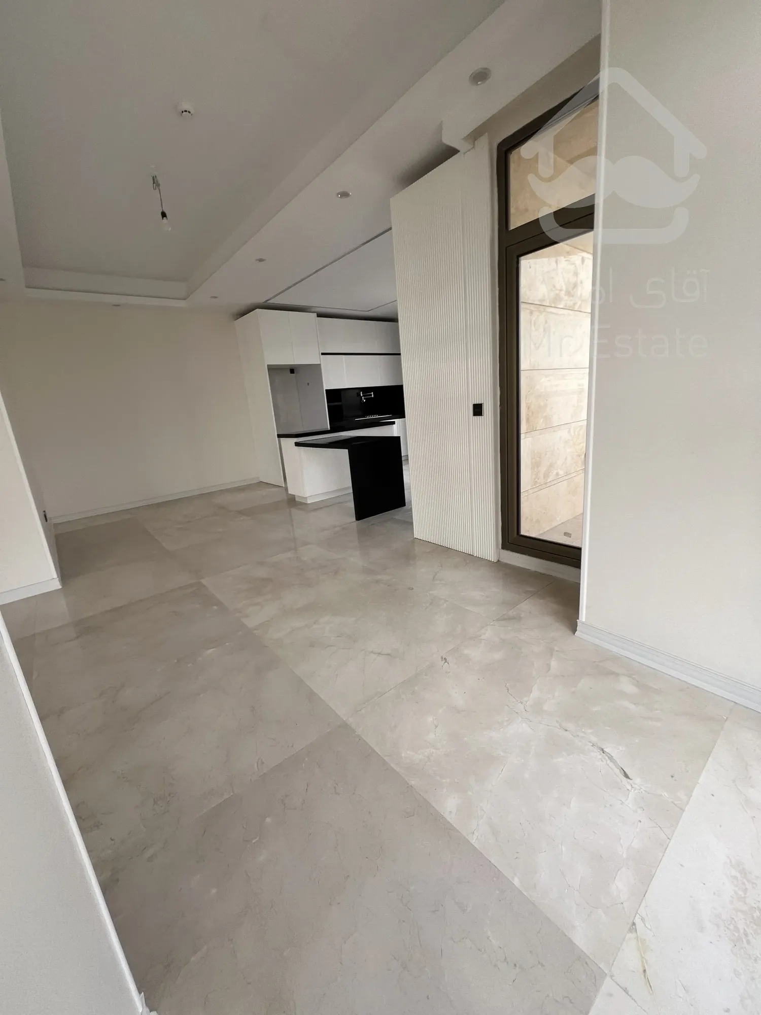 فروش یکجا ۵ واحد مسکونی و ۲ باب مغازه در سئول